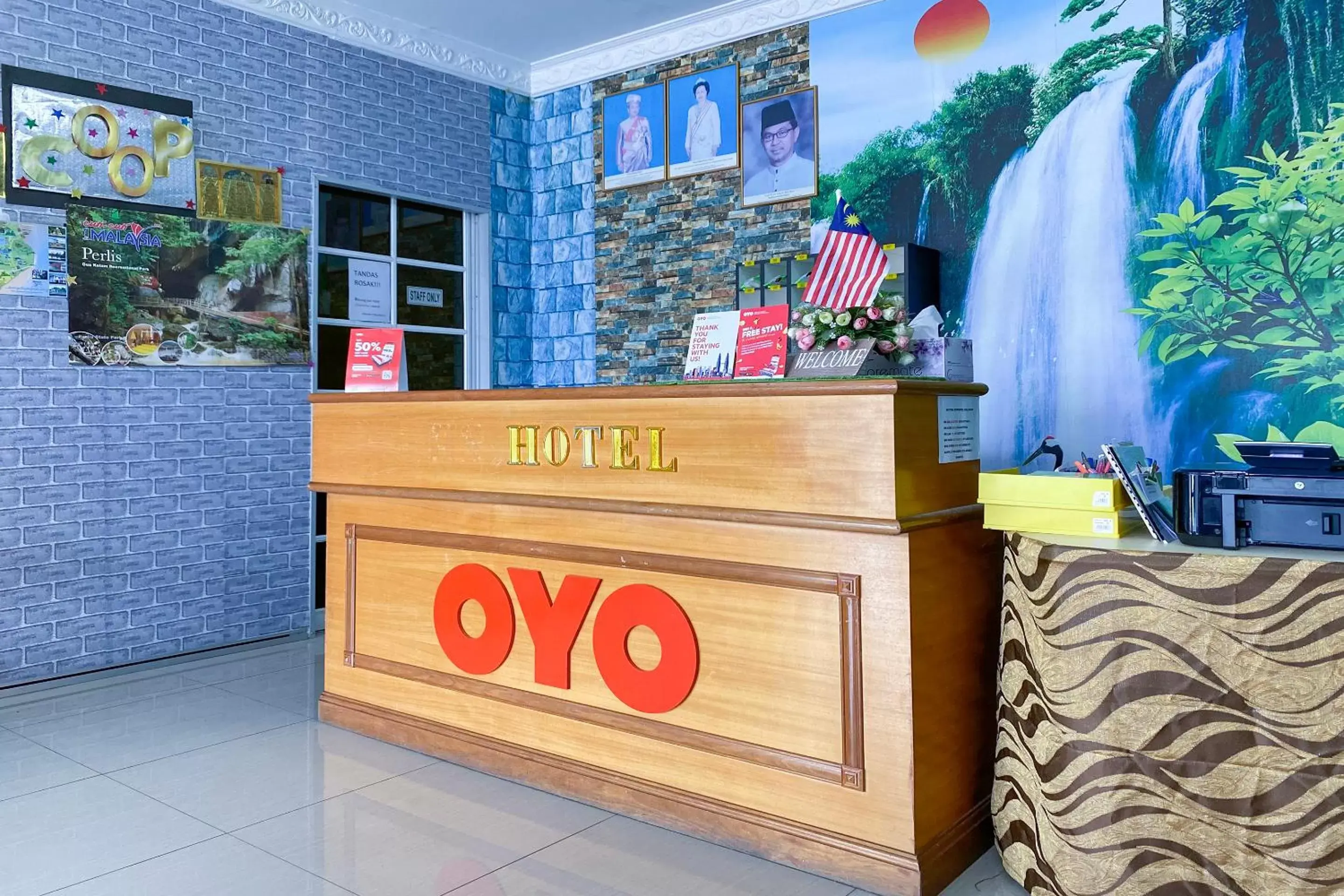Lobby or reception in Super OYO 90039 Coop Hotel Kangar