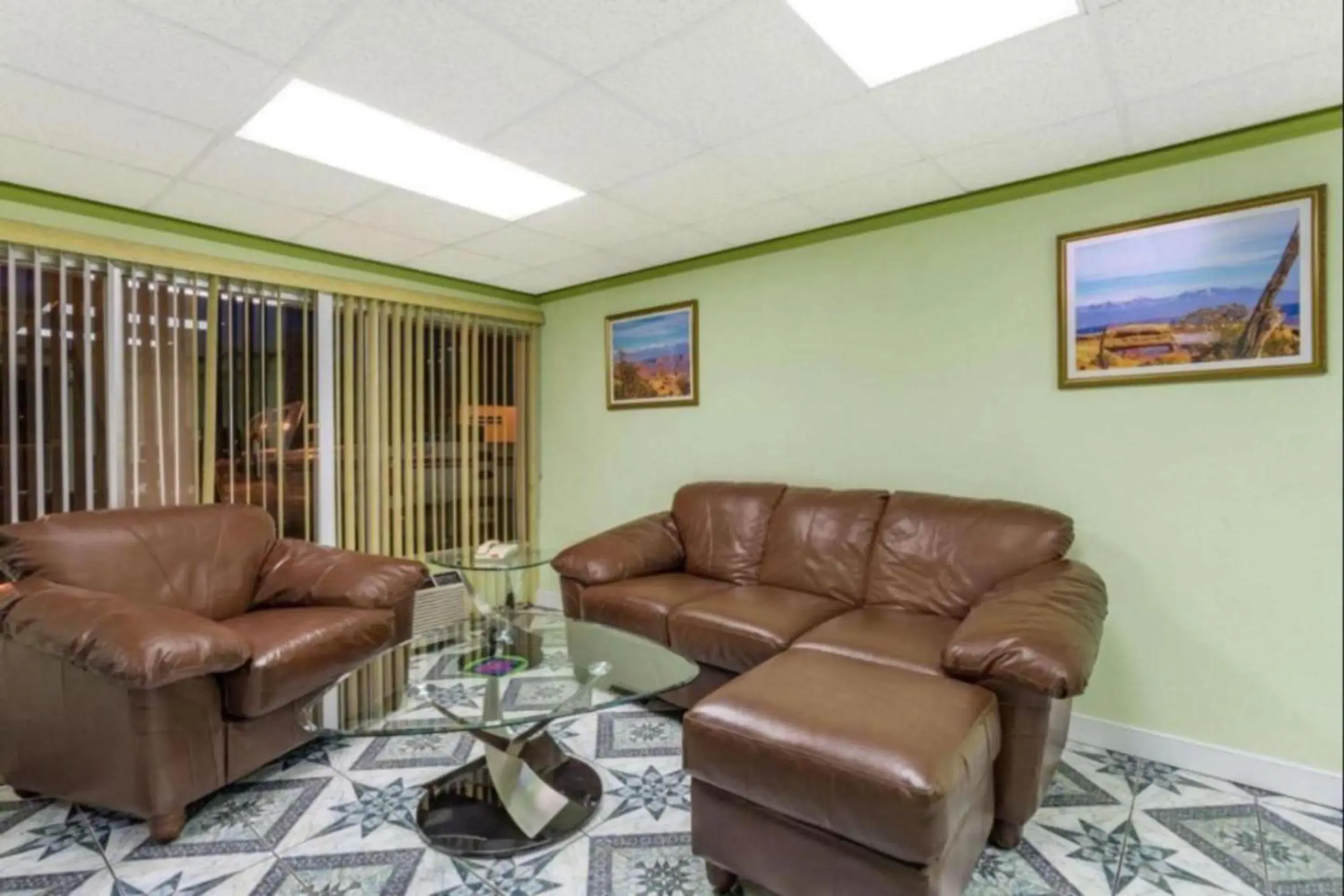 Living room, Seating Area in Ashland Studio Inn