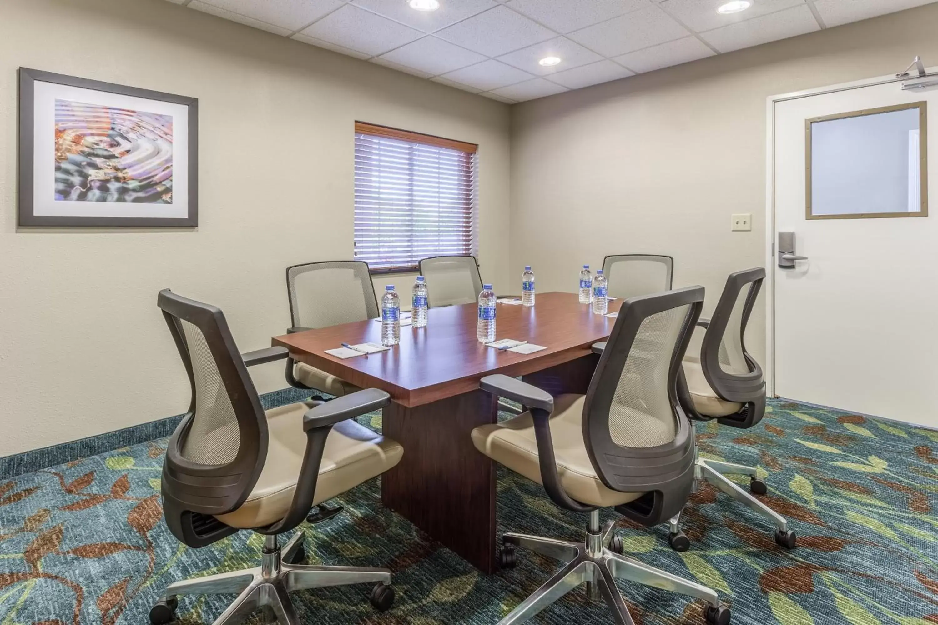 Meeting/conference room in Candlewood Suites Aurora-Naperville, an IHG Hotel