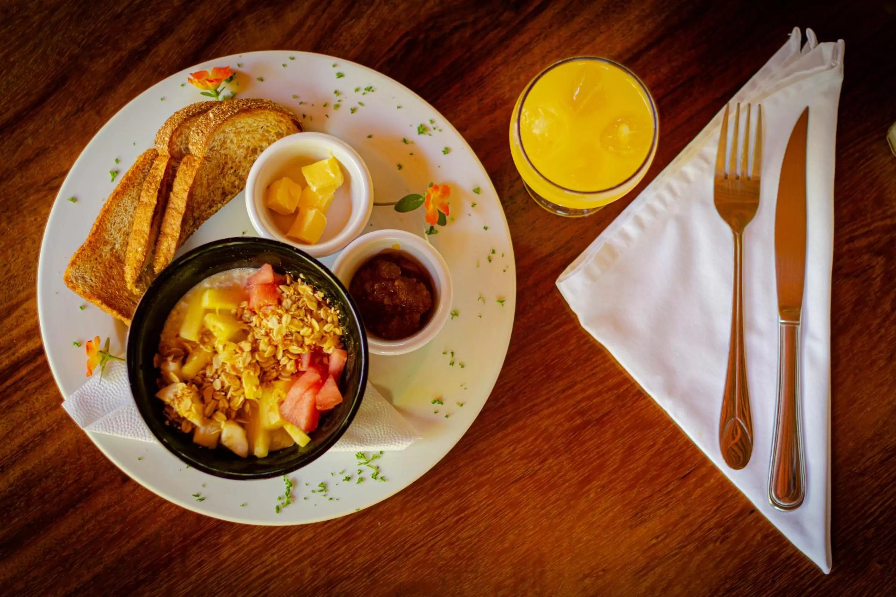 American breakfast in Jaco Hotel DoceLunas
