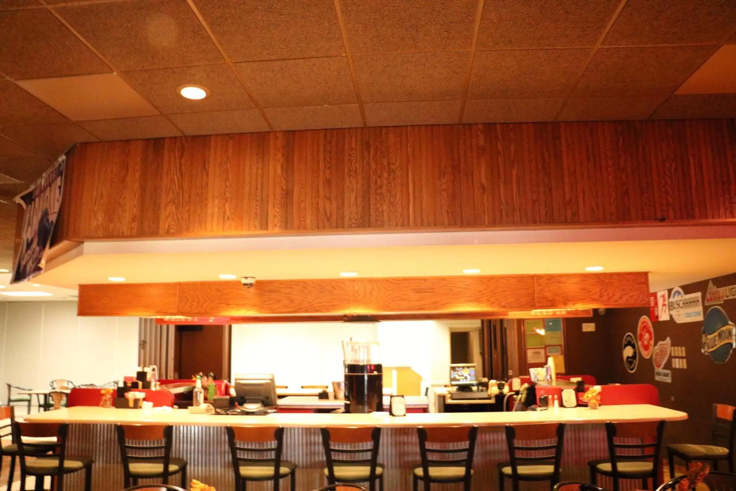 Lounge or bar, Restaurant/Places to Eat in Ramada by Wyndham Alpena