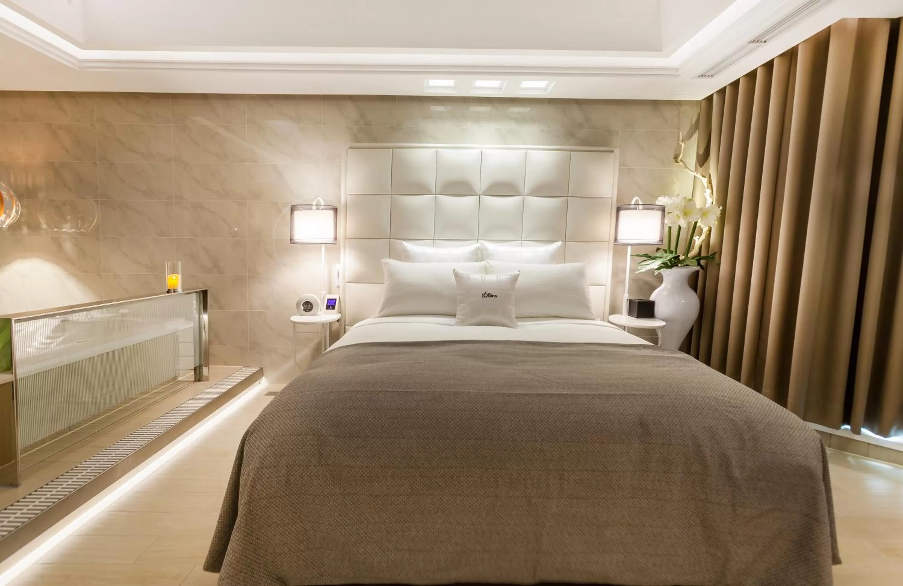 Bed in Six Star Motel-Taoyuan