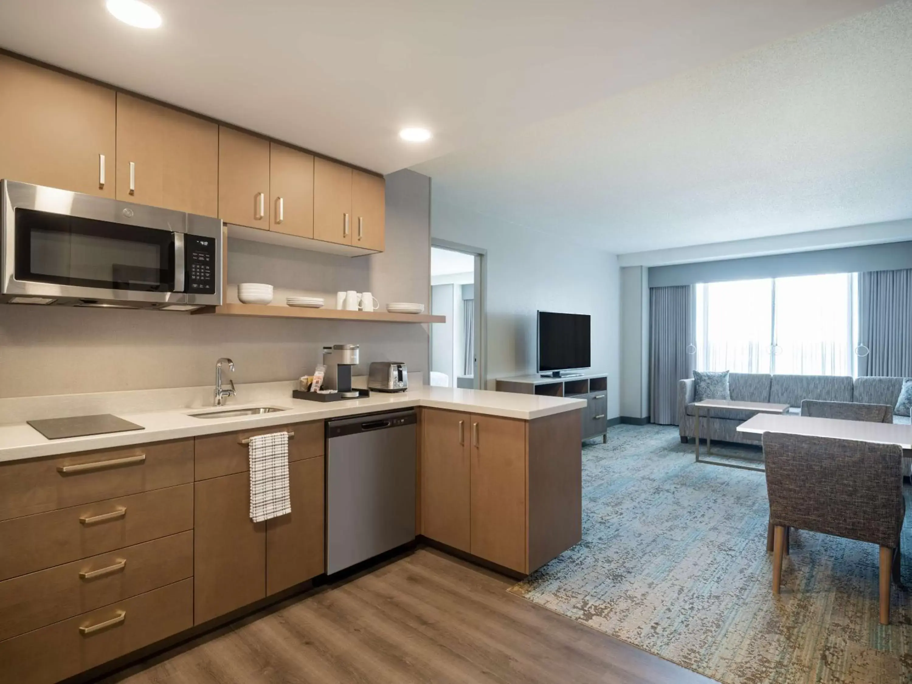 Kitchen or kitchenette, Kitchen/Kitchenette in Homewood Suites By Hilton Toledo Downtown