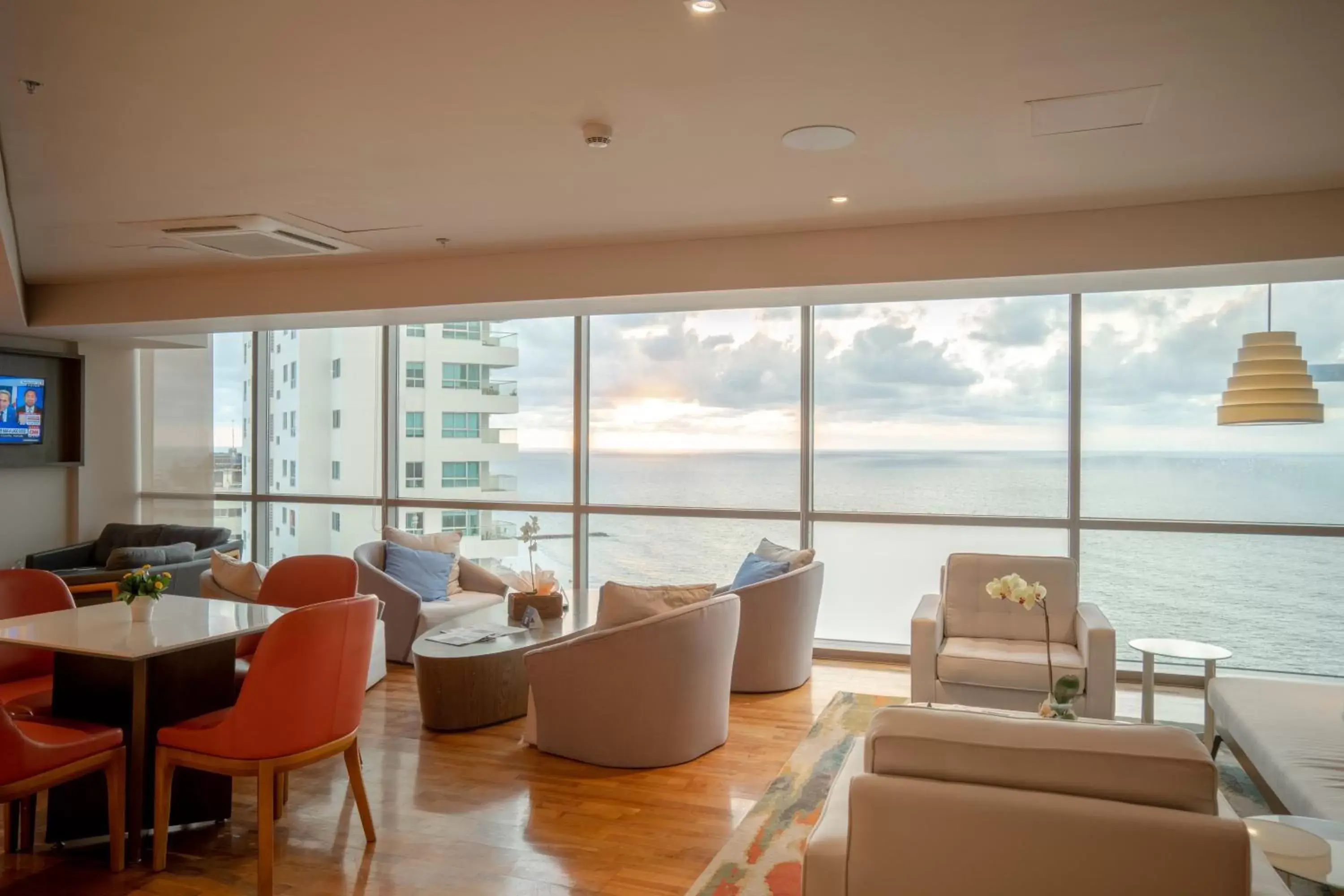 Communal lounge/ TV room in Hotel InterContinental Cartagena, an IHG Hotel