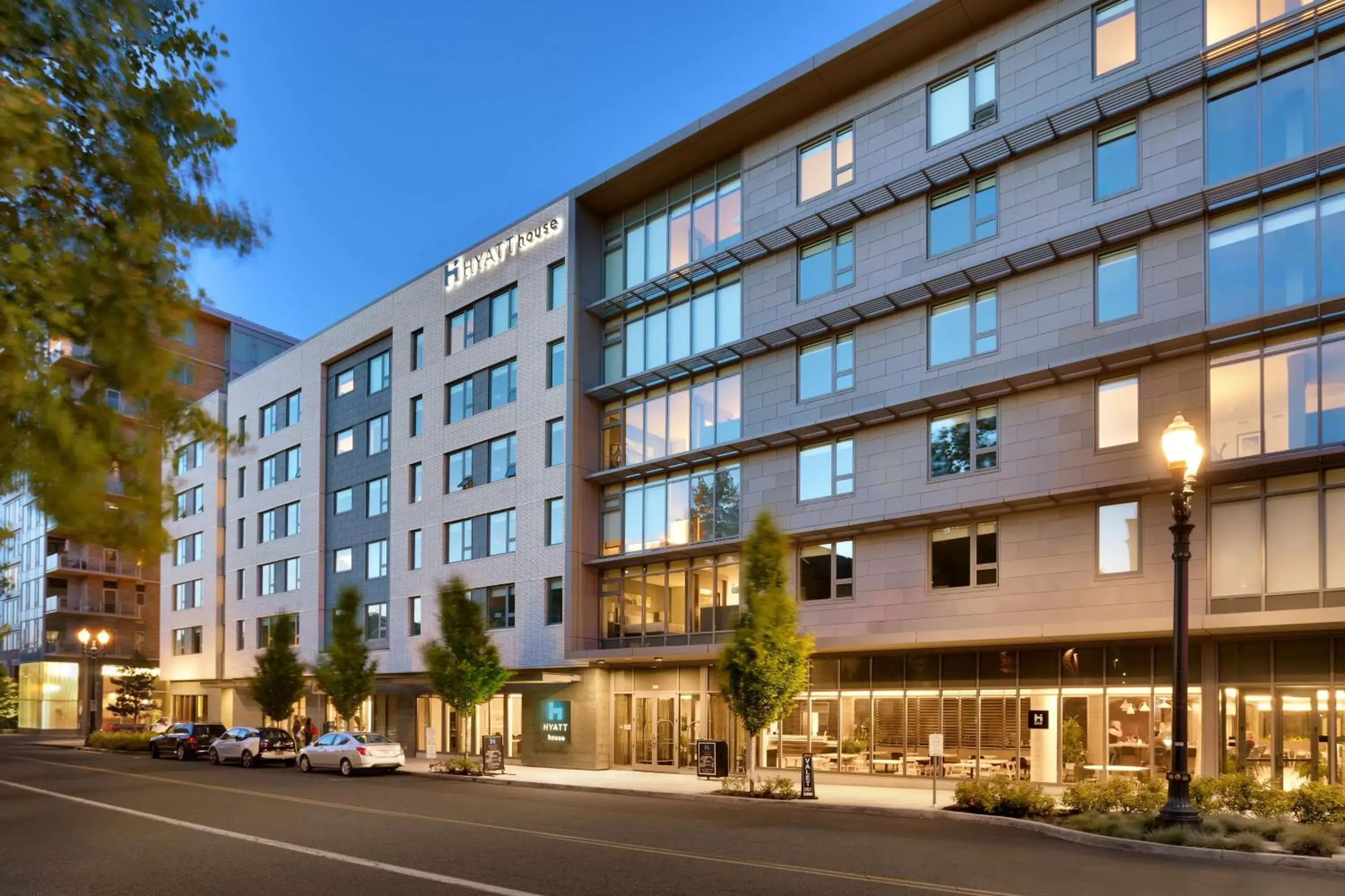 Property Building in Hyatt House Portland / Downtown