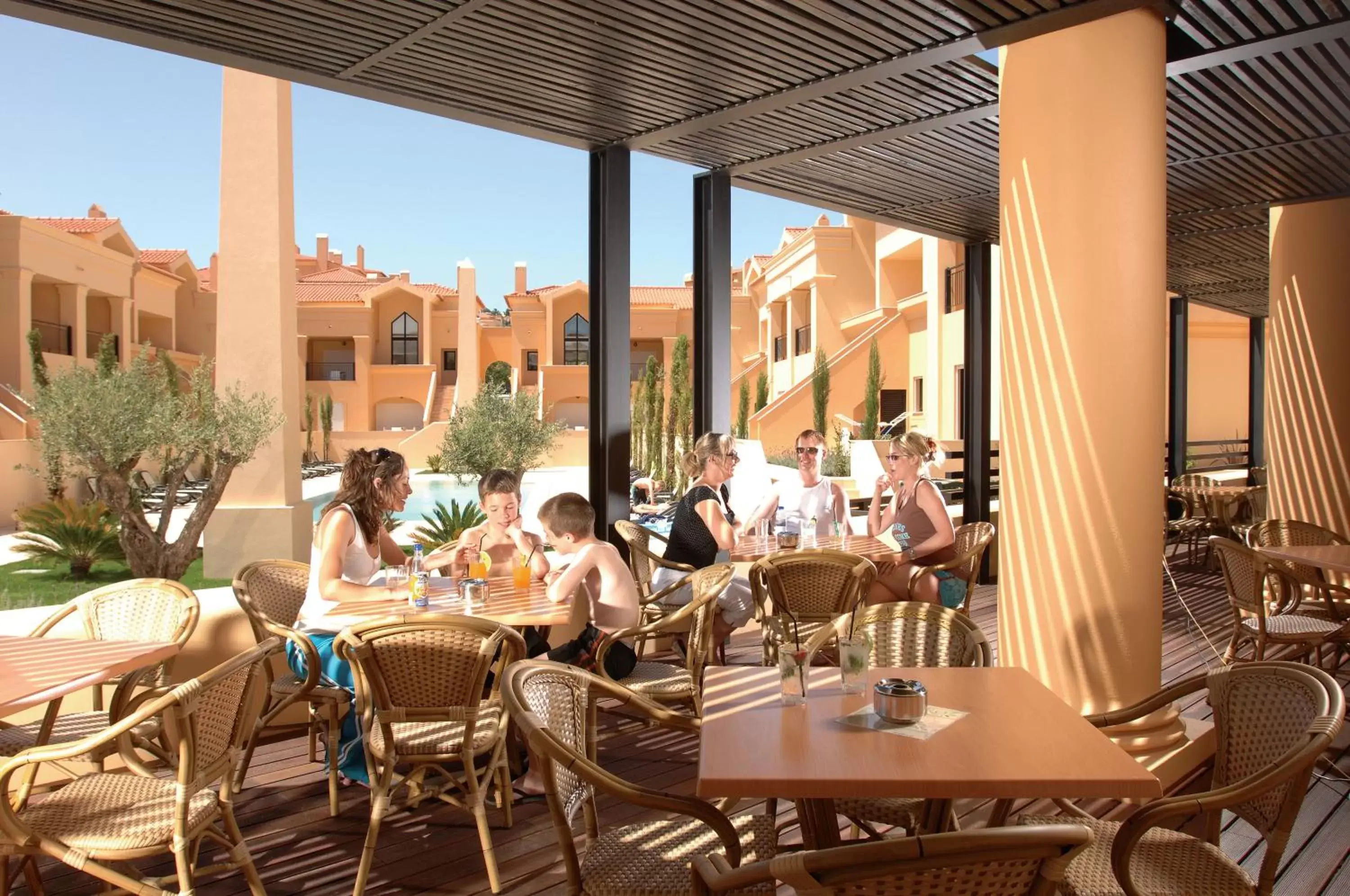 Restaurant/places to eat in Baia da Luz Resort Restaurant/places to eat in Baia da Luz Resort