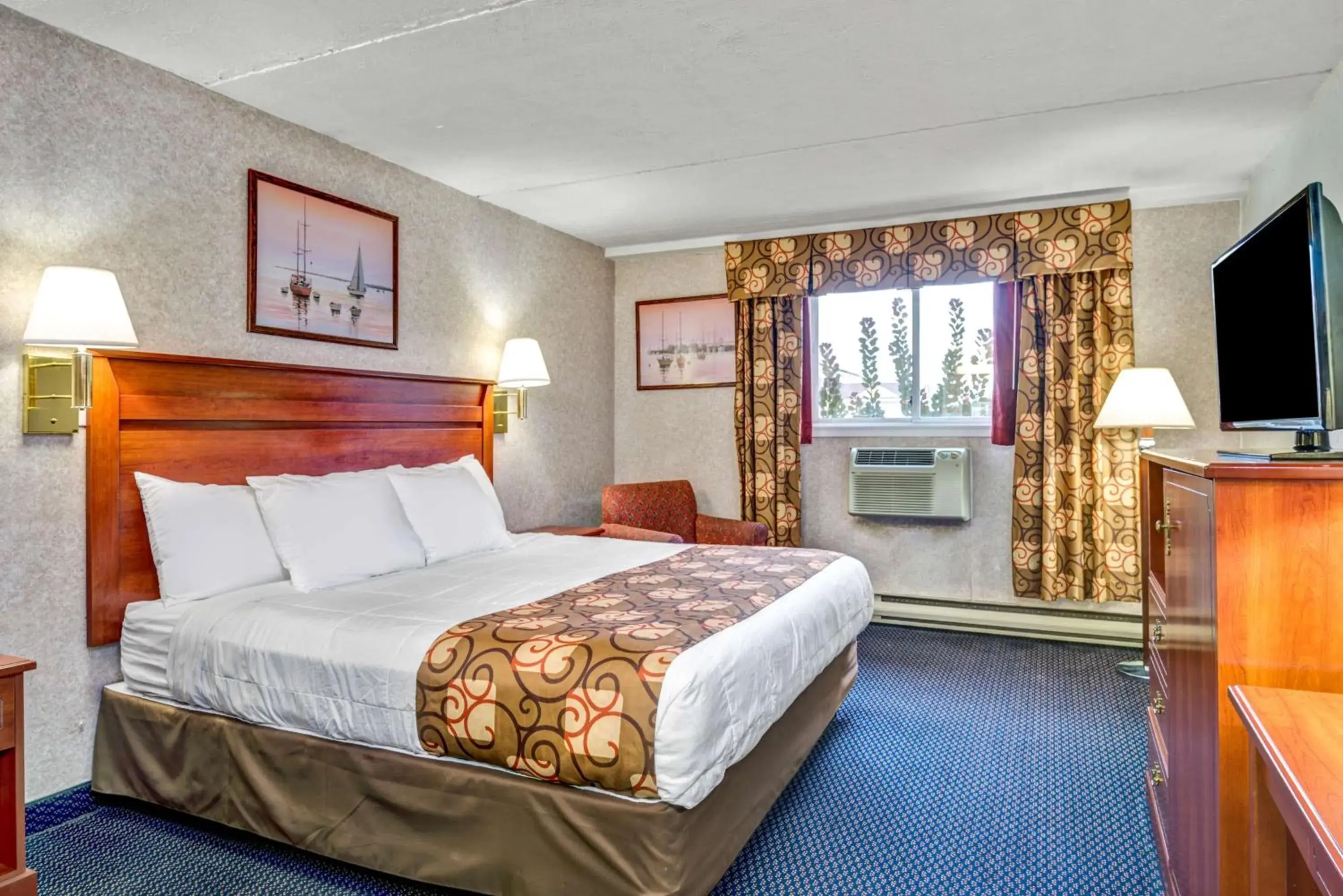 King Room - Disability Access/Non-Smoking in Days Inn by Wyndham Airport/Maine Mall