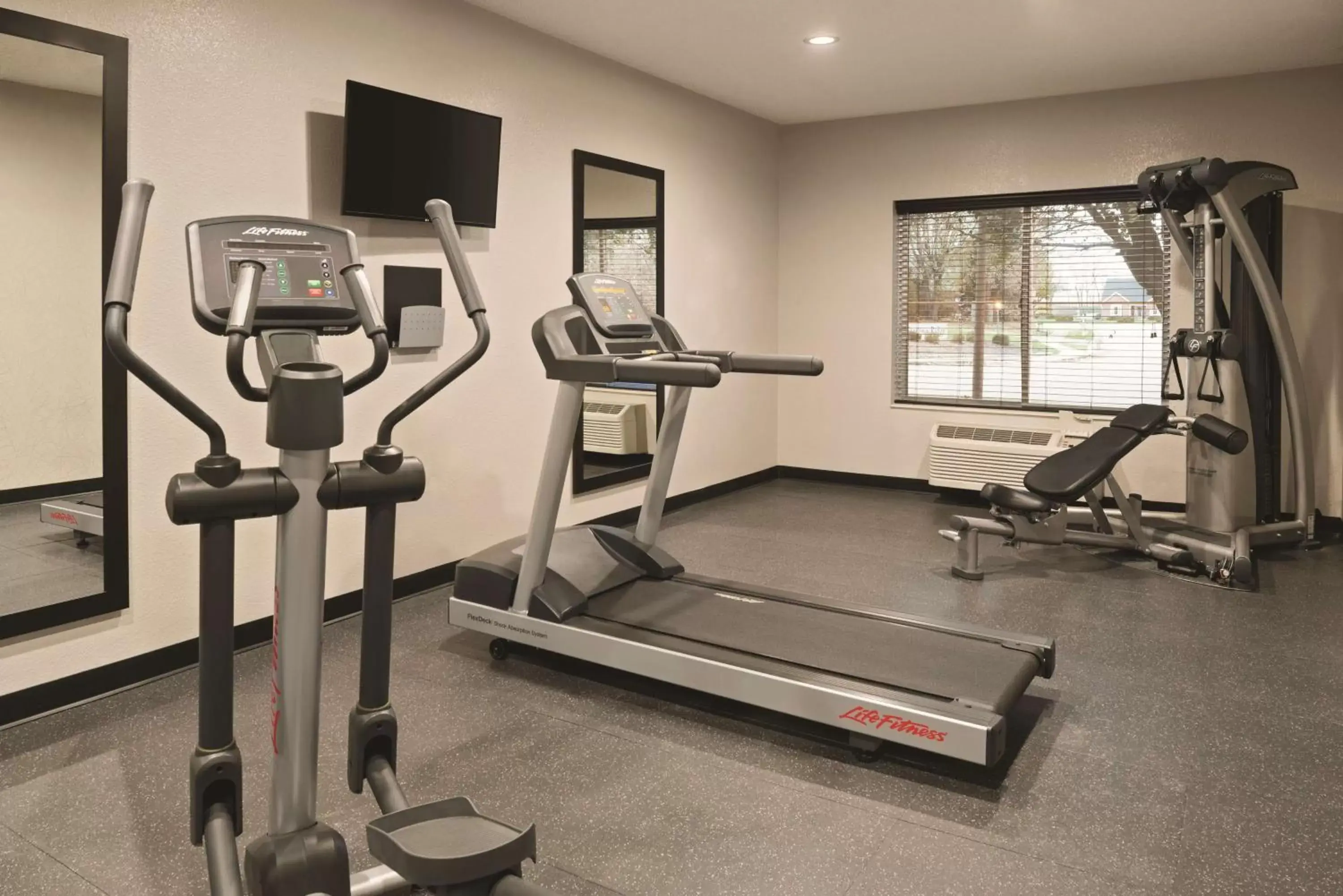 Activities, Fitness Center/Facilities in Country Inn & Suites by Radisson, Indianapolis South, IN