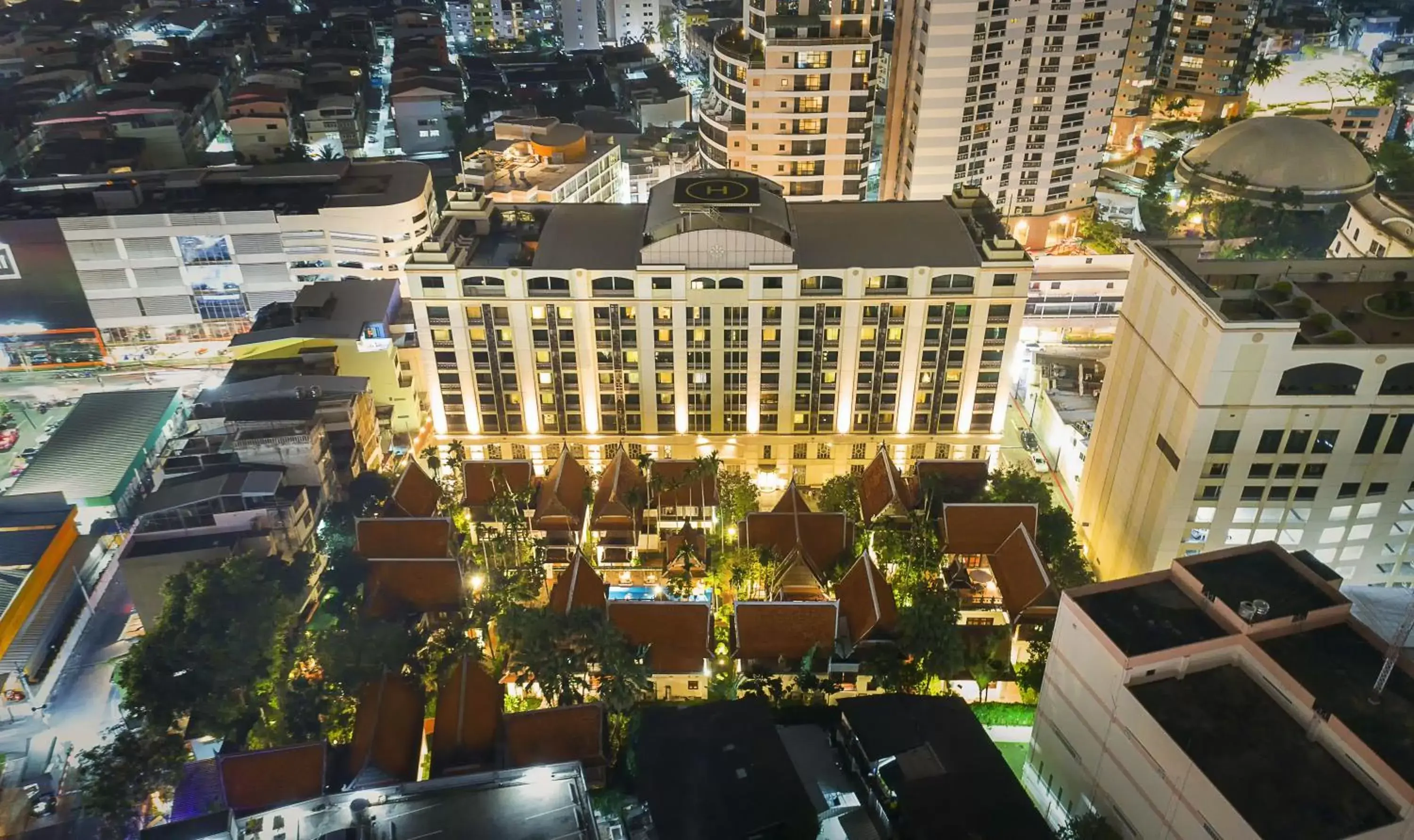 Property building, Bird's-eye View in The Davis Bangkok