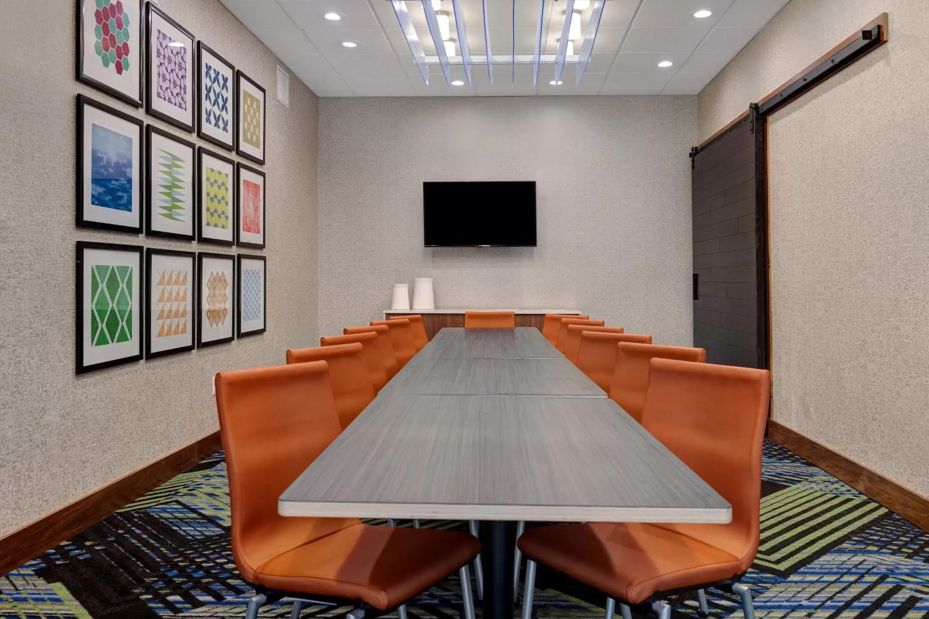 Meeting/conference room in Holiday Inn Express & Suites - Grand Rapids South - Wyoming, an IHG Hotel