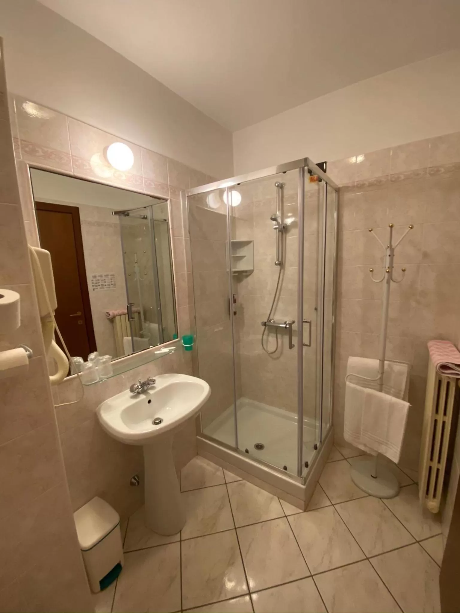 Shower in Hotel Fiorentino