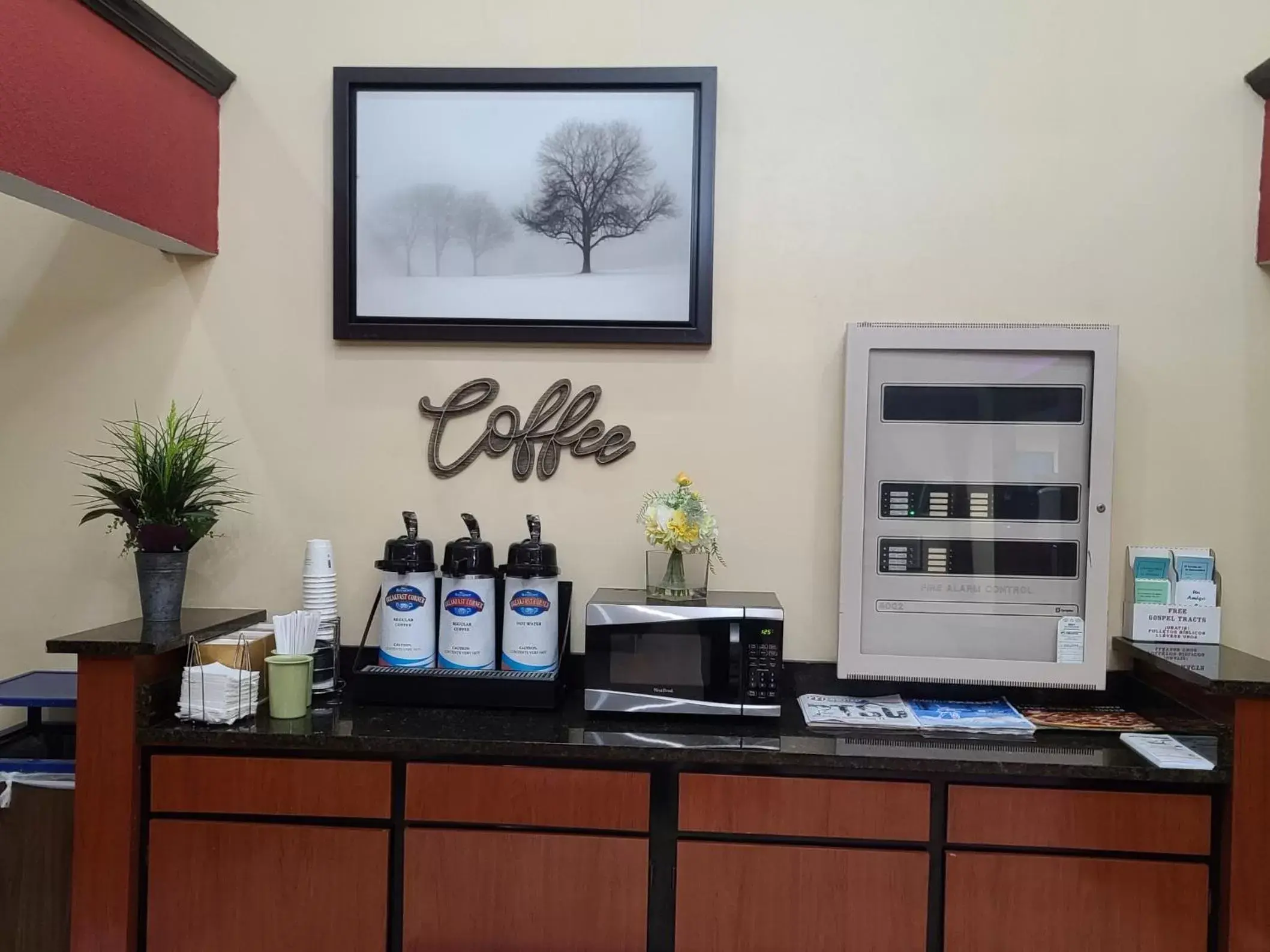 Coffee/tea facilities in Baymont by Wyndham Perrysburg-Toledo