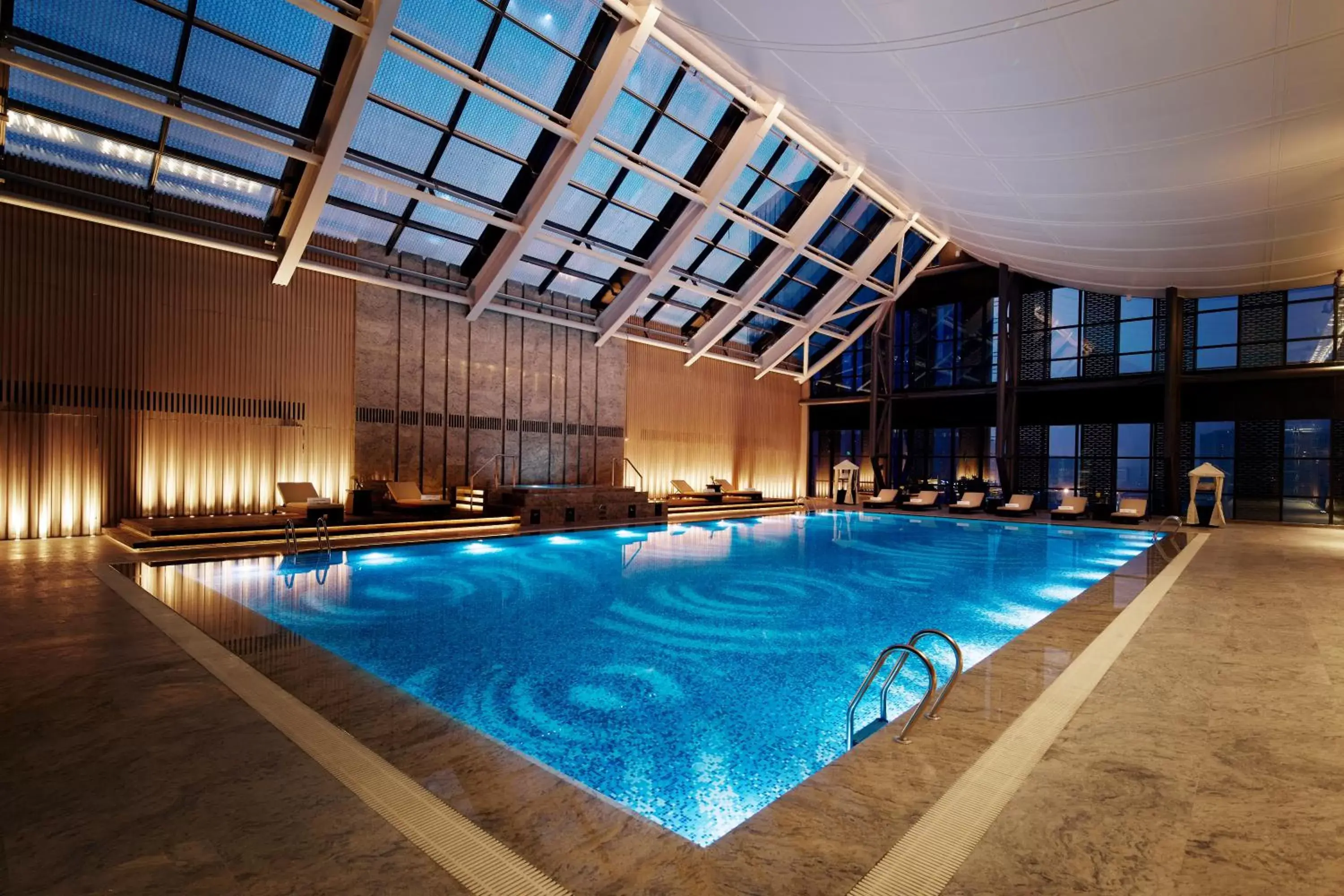 , Swimming Pool in Hilton Suzhou