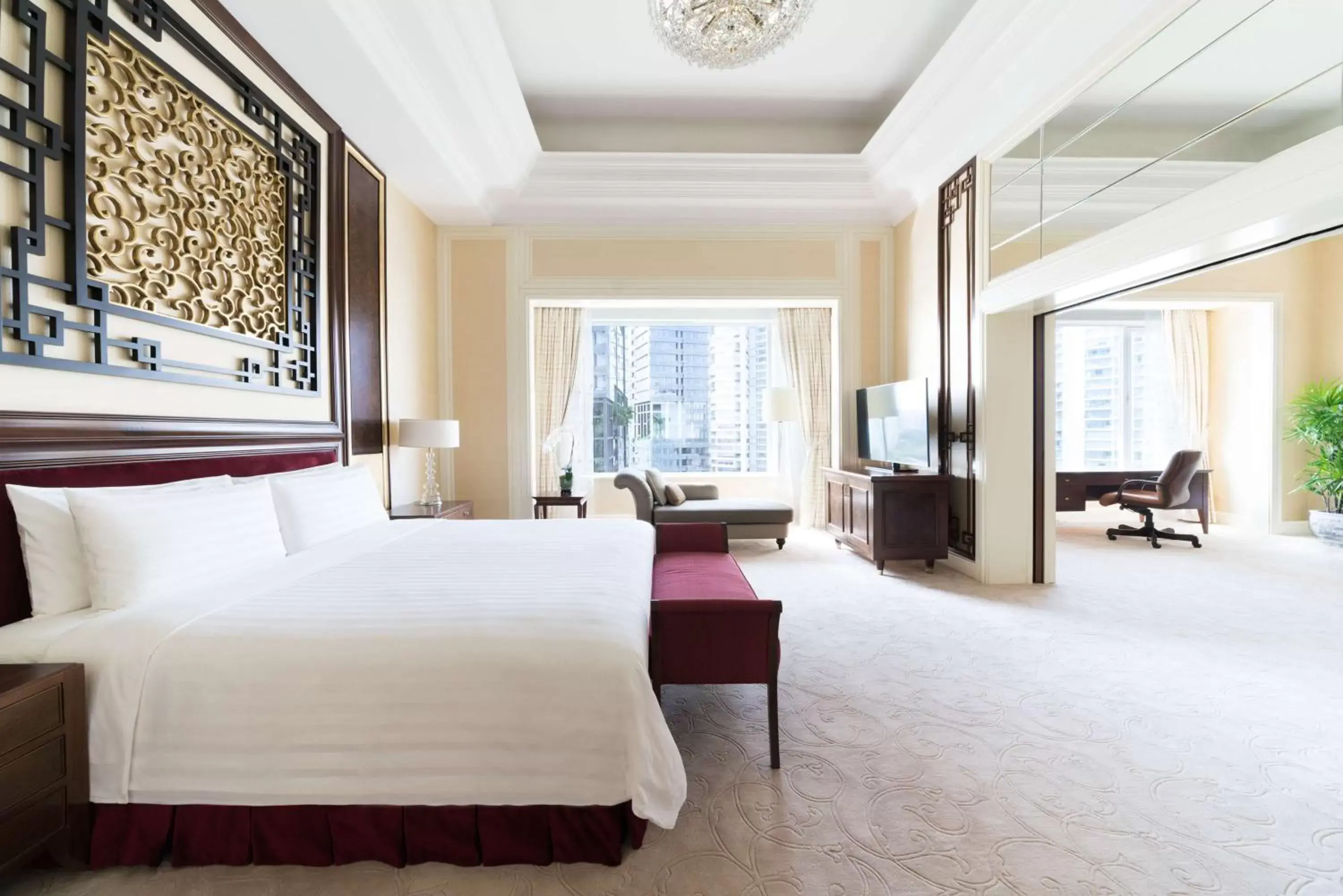Photo of the whole room in Shangri-La Singapore