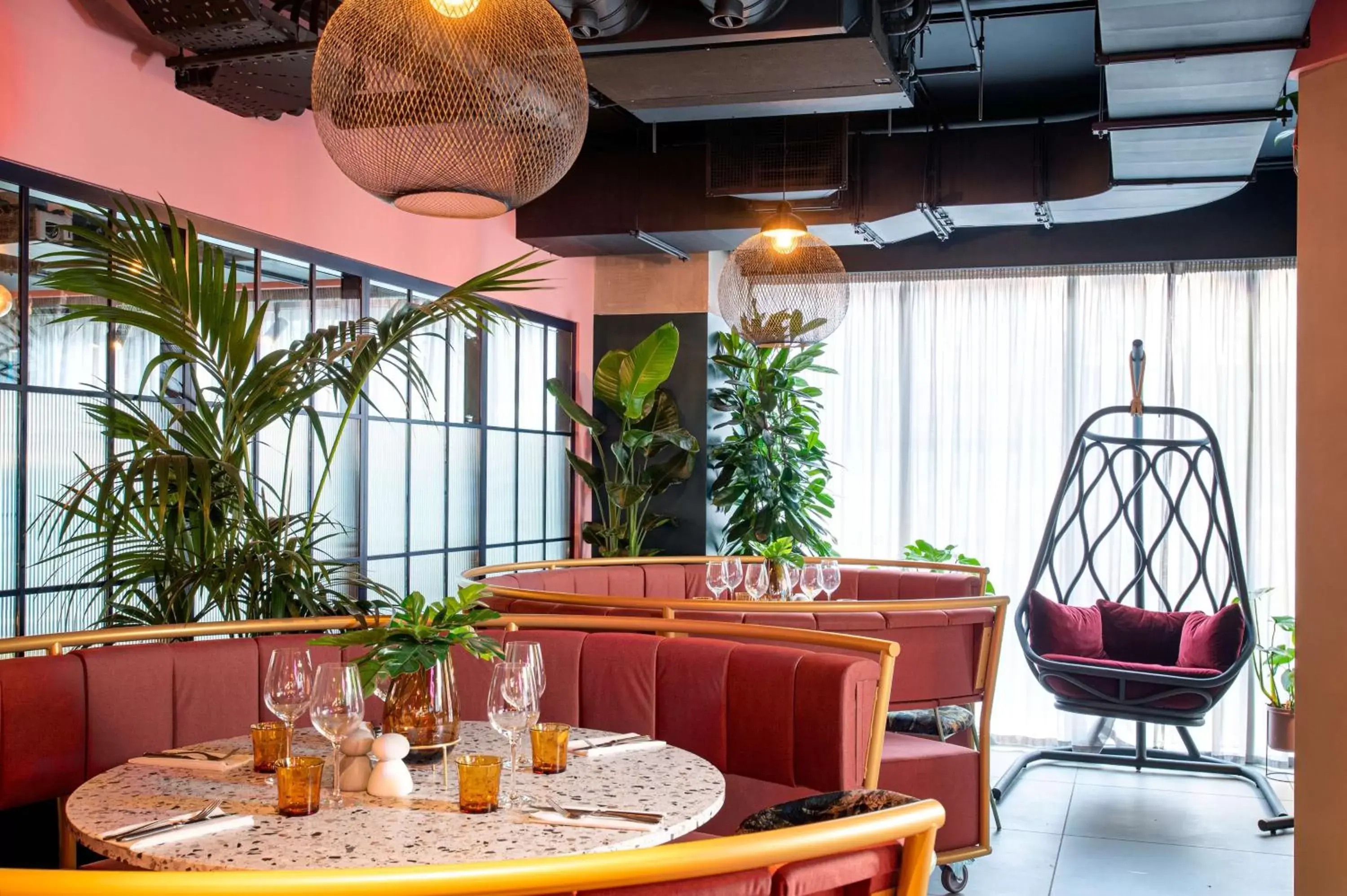 Lounge or bar, Restaurant/Places to Eat in YOTEL Manchester Deansgate