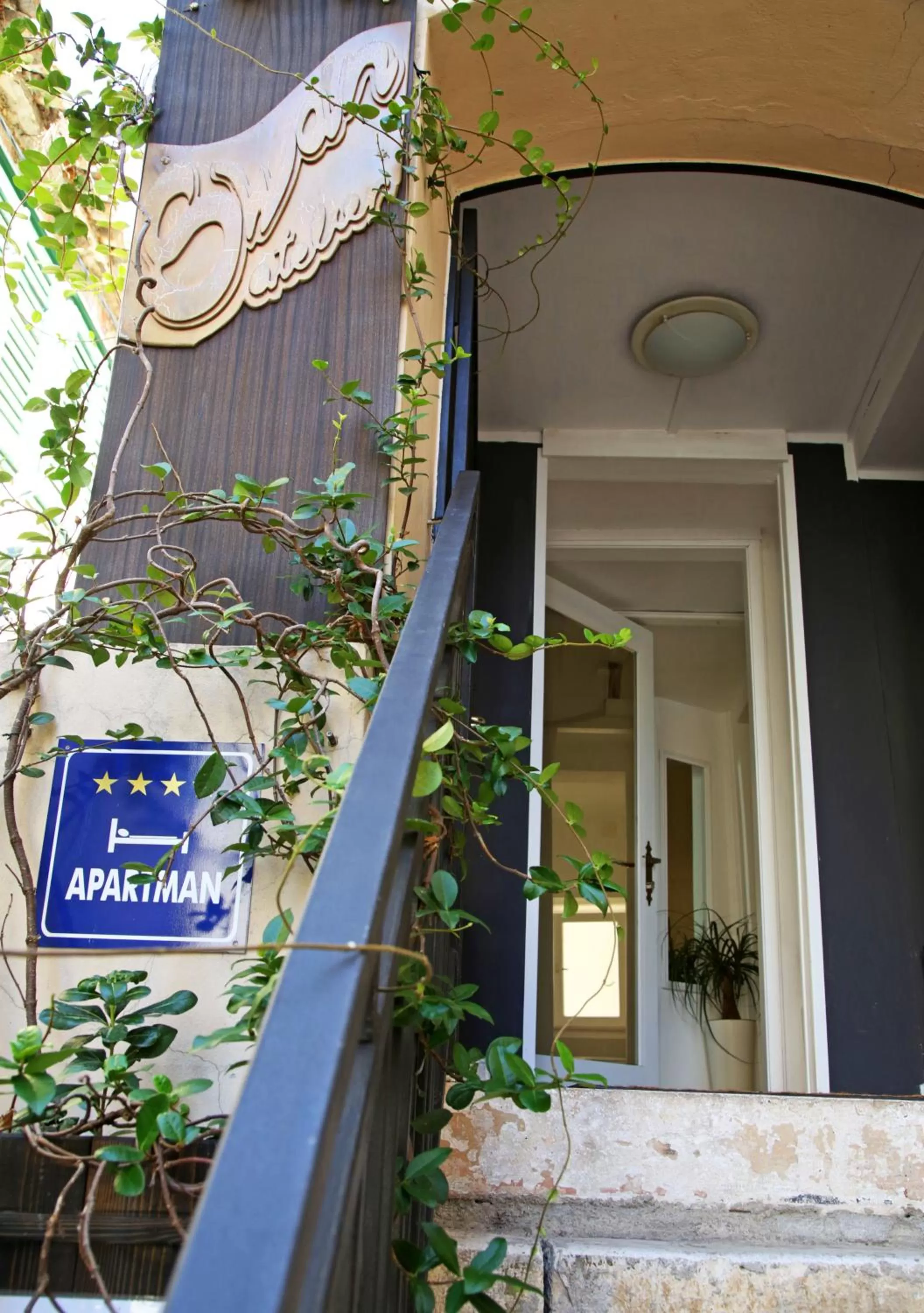 Facade/entrance in Swan City Apartment & Room