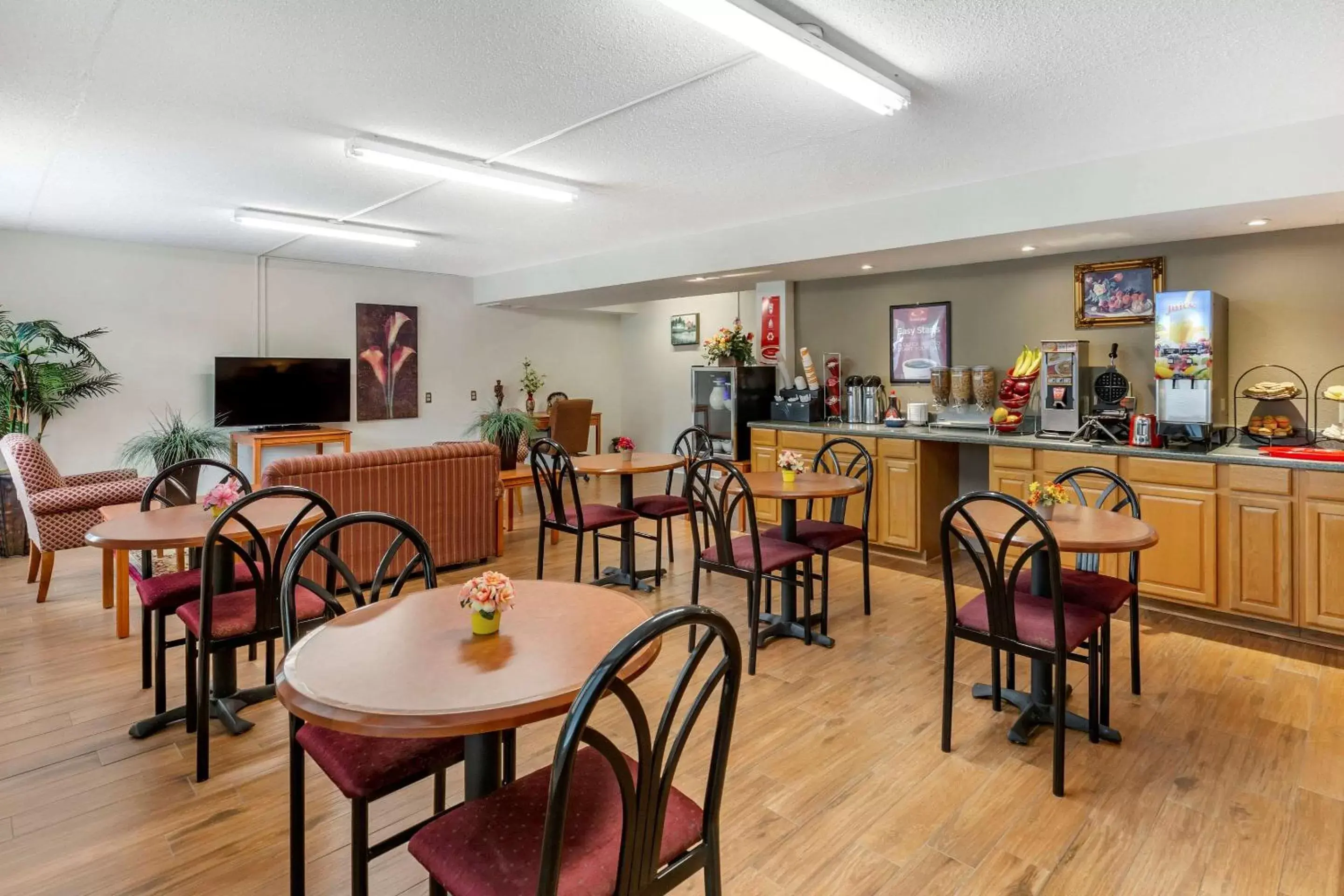 Restaurant/Places to Eat in Econo Lodge & Suites Southern Pines