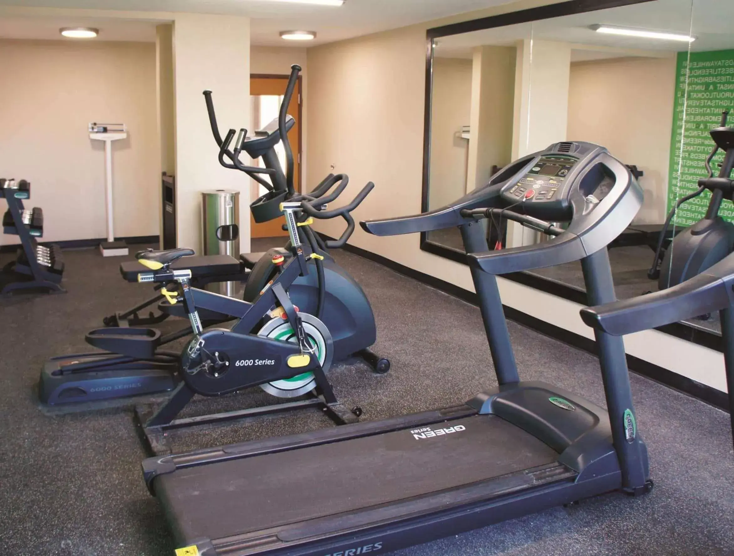 Fitness centre/facilities, Fitness Center/Facilities in La Quinta Inn & Suites by Wyndham Emporia