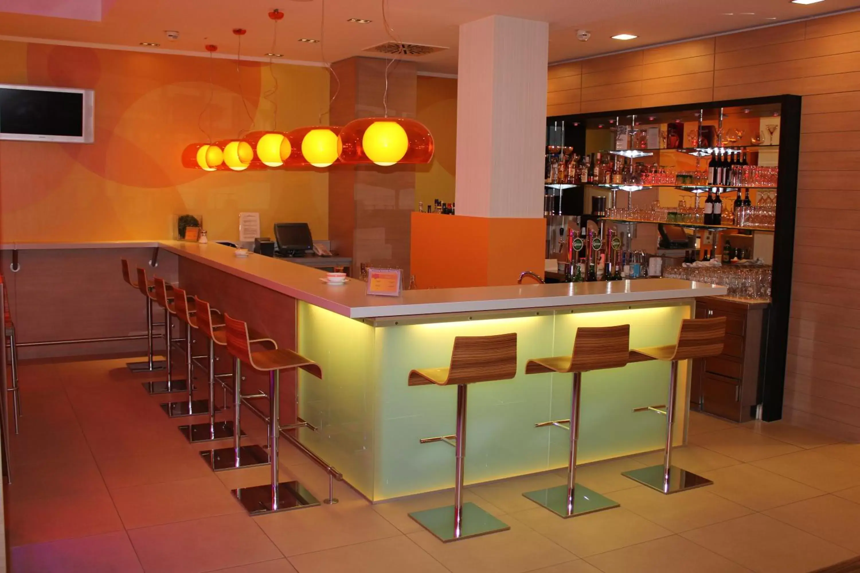 Lobby or reception, Lounge/Bar in Ibis Wien Messe