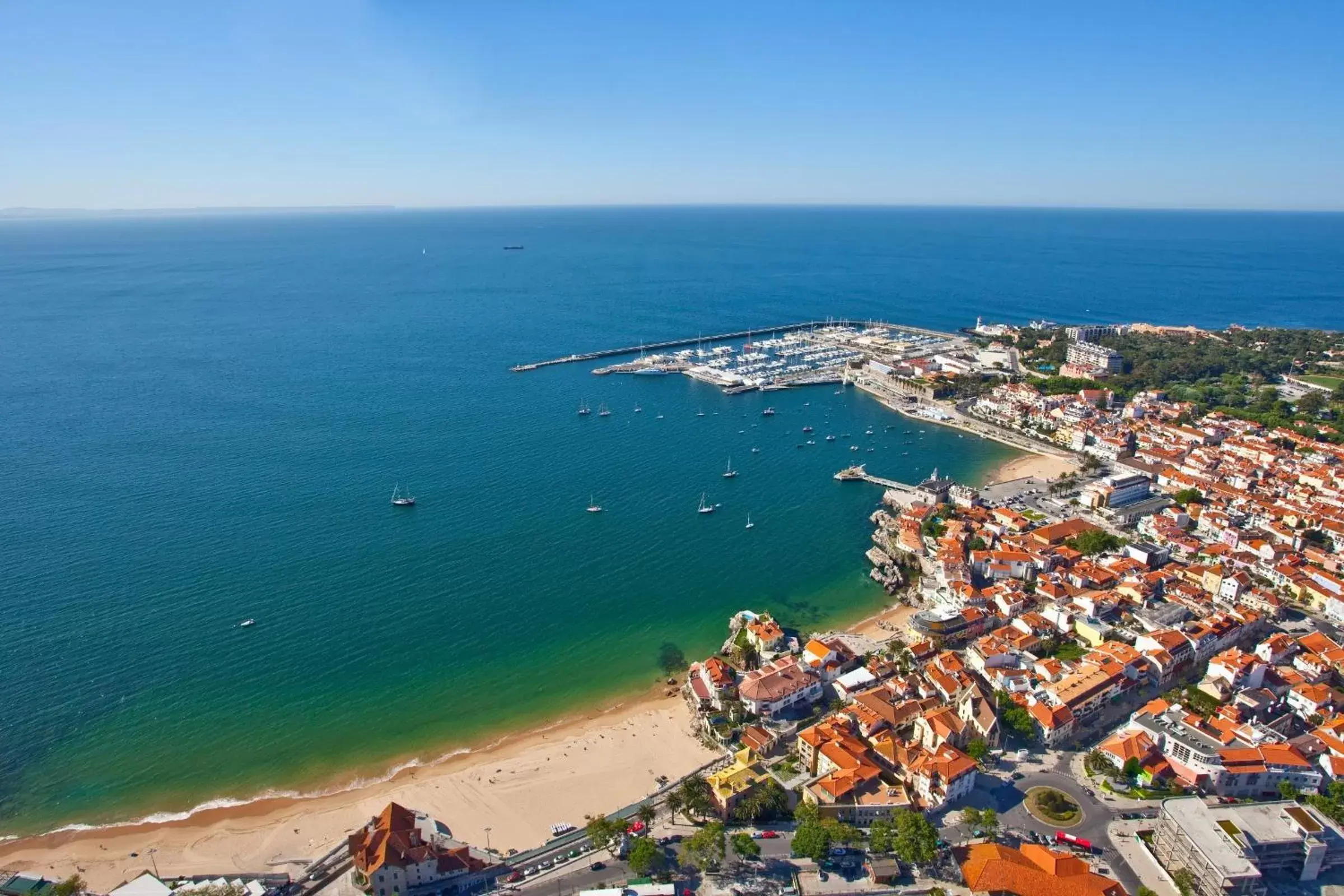 Bird's eye view, Bird's-eye View in The Albatroz Hotel