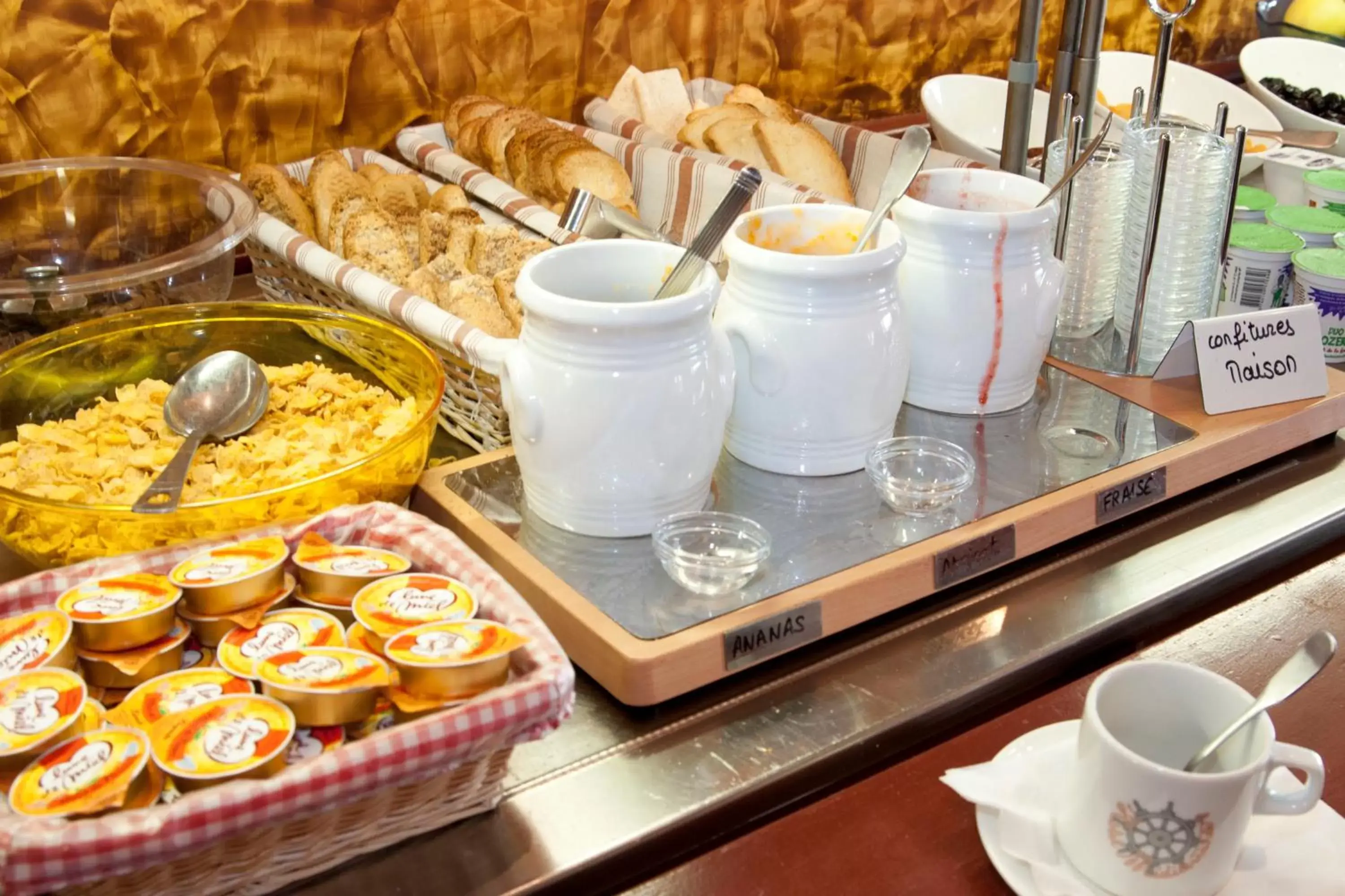 Food close-up in Logis Hôtel Mediterranee