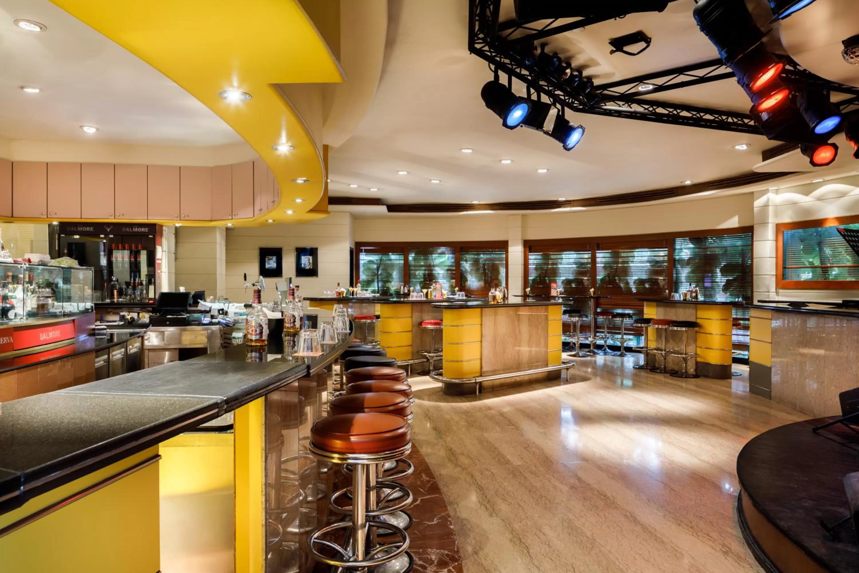 Lounge or bar in Copthorne King's Hotel Singapore