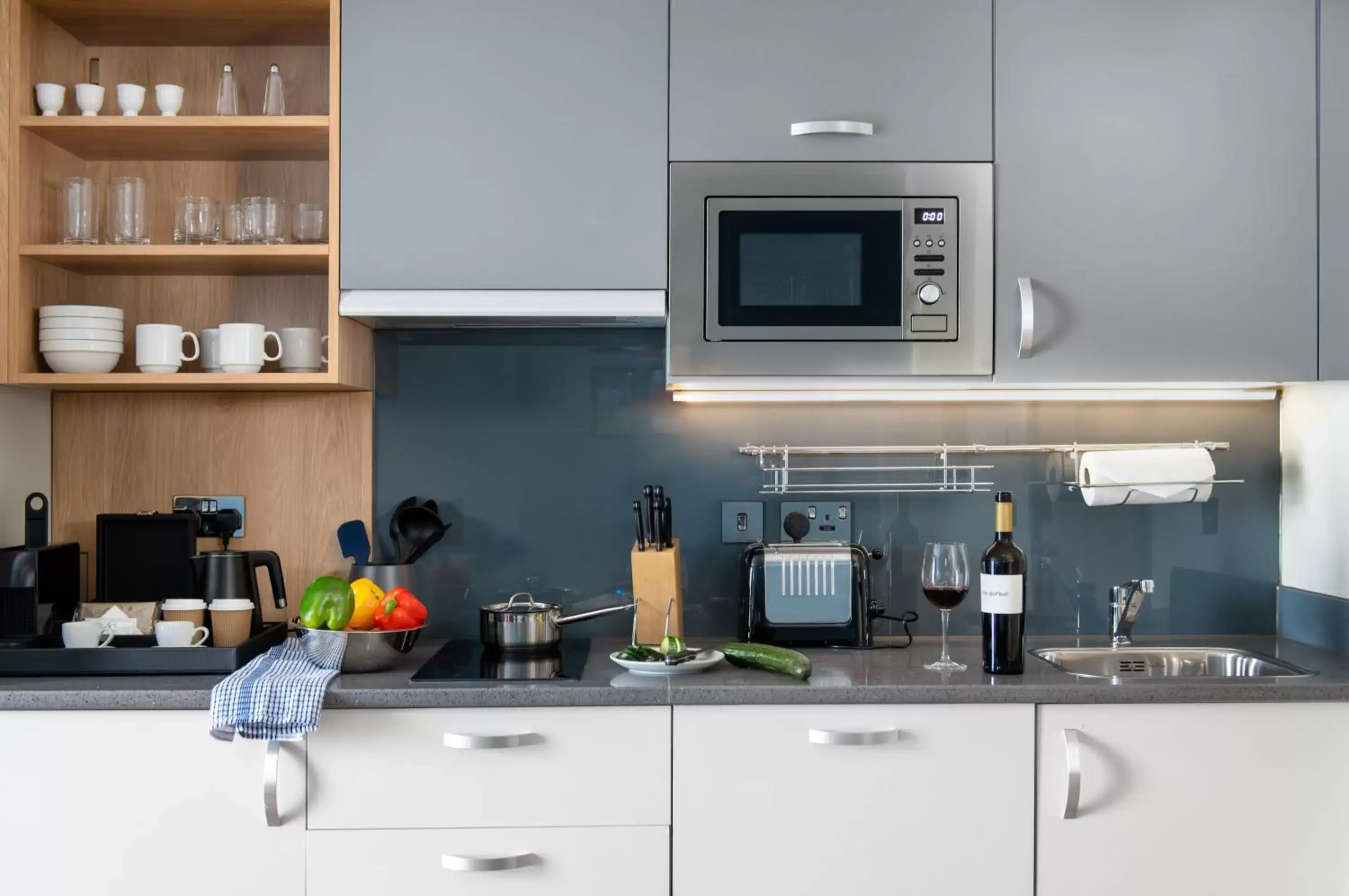 Kitchen or kitchenette, Kitchen/Kitchenette in Residence Inn by Marriott Slough