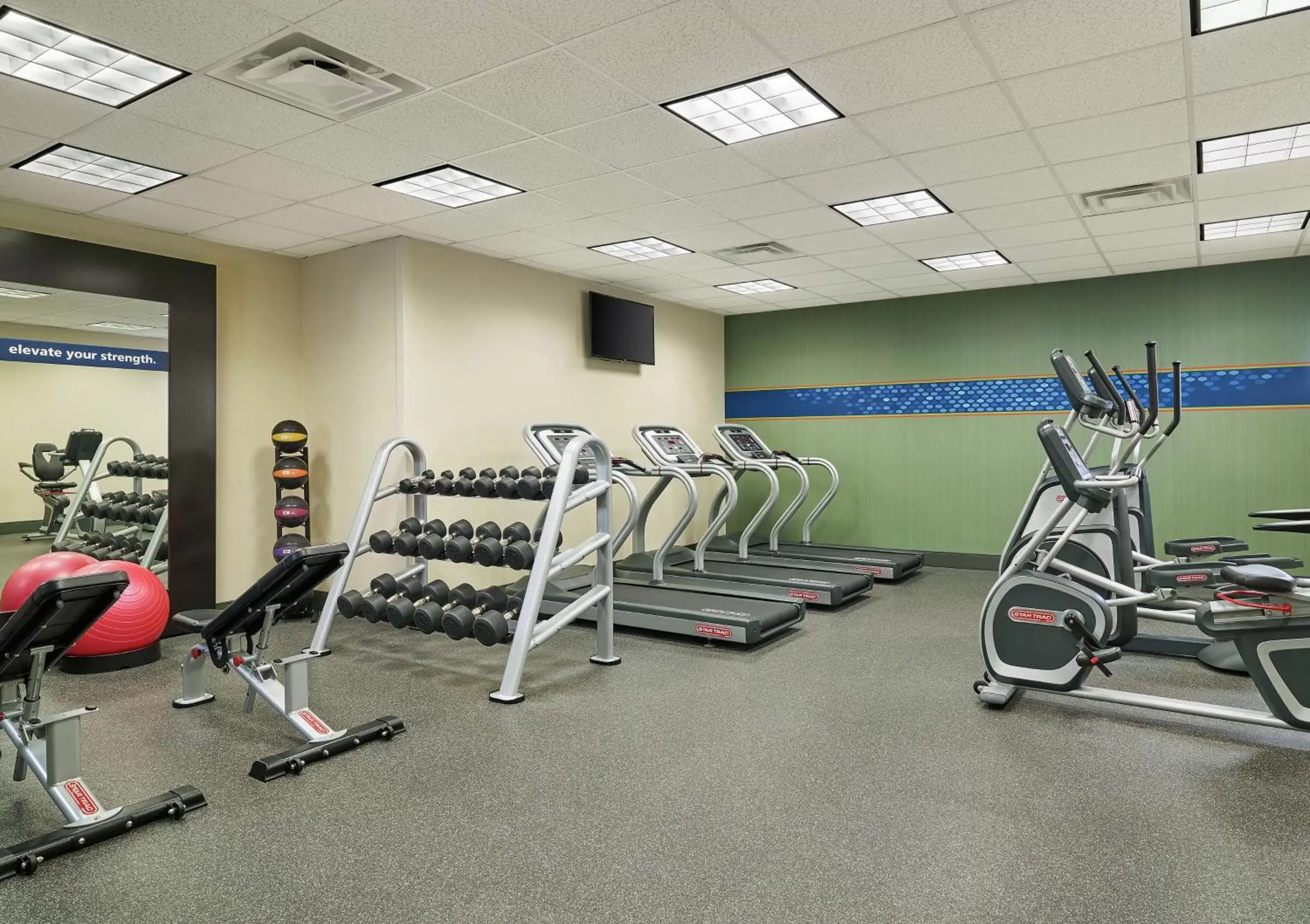 Fitness centre/facilities in Hampton Inn & Suites Silverthorne Fitness centre/facilities in Hampton Inn & Suites Silverthorne