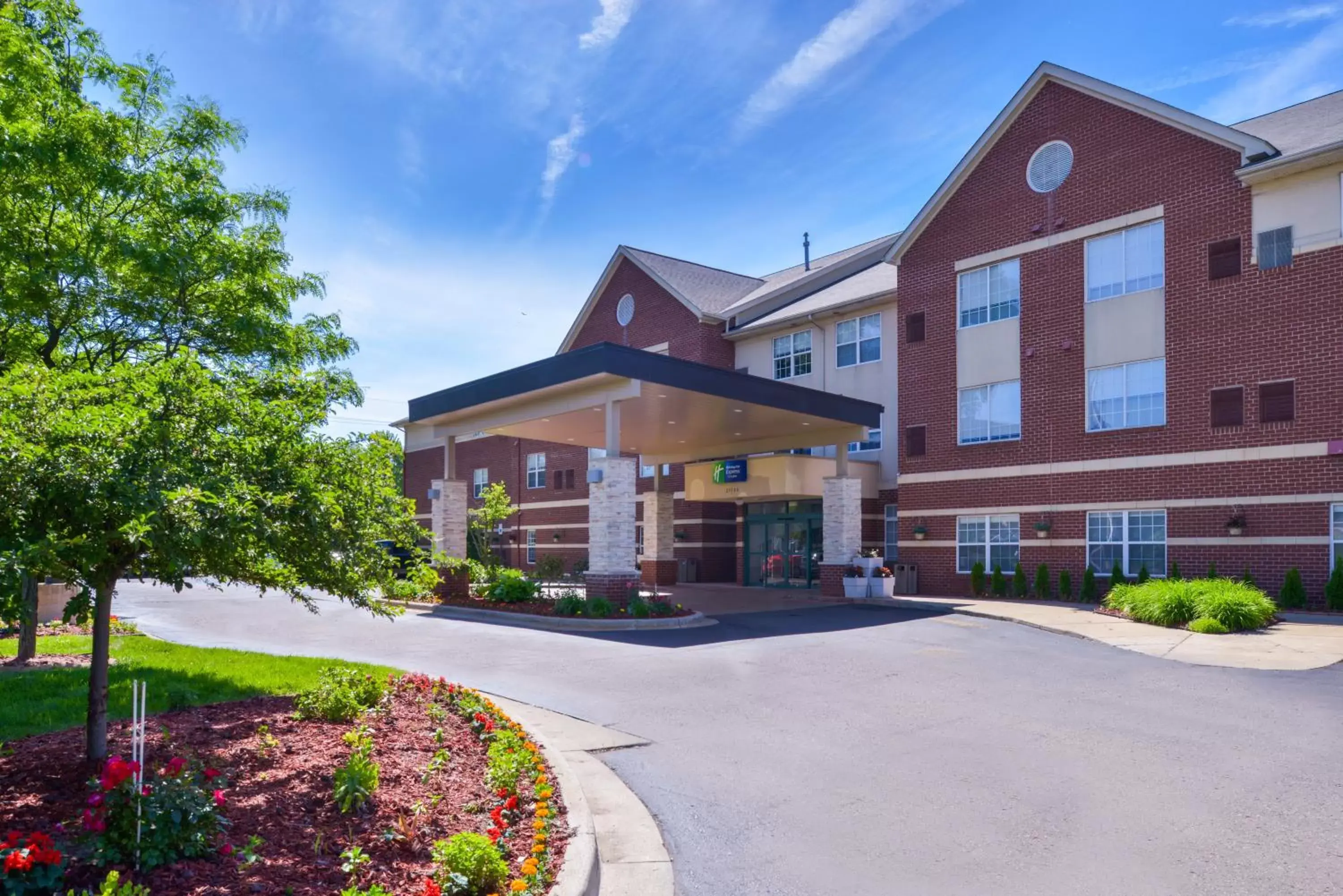 Property Building in Holiday Inn Express Hotel & Suites Southfield - Detroit, an IHG Hotel