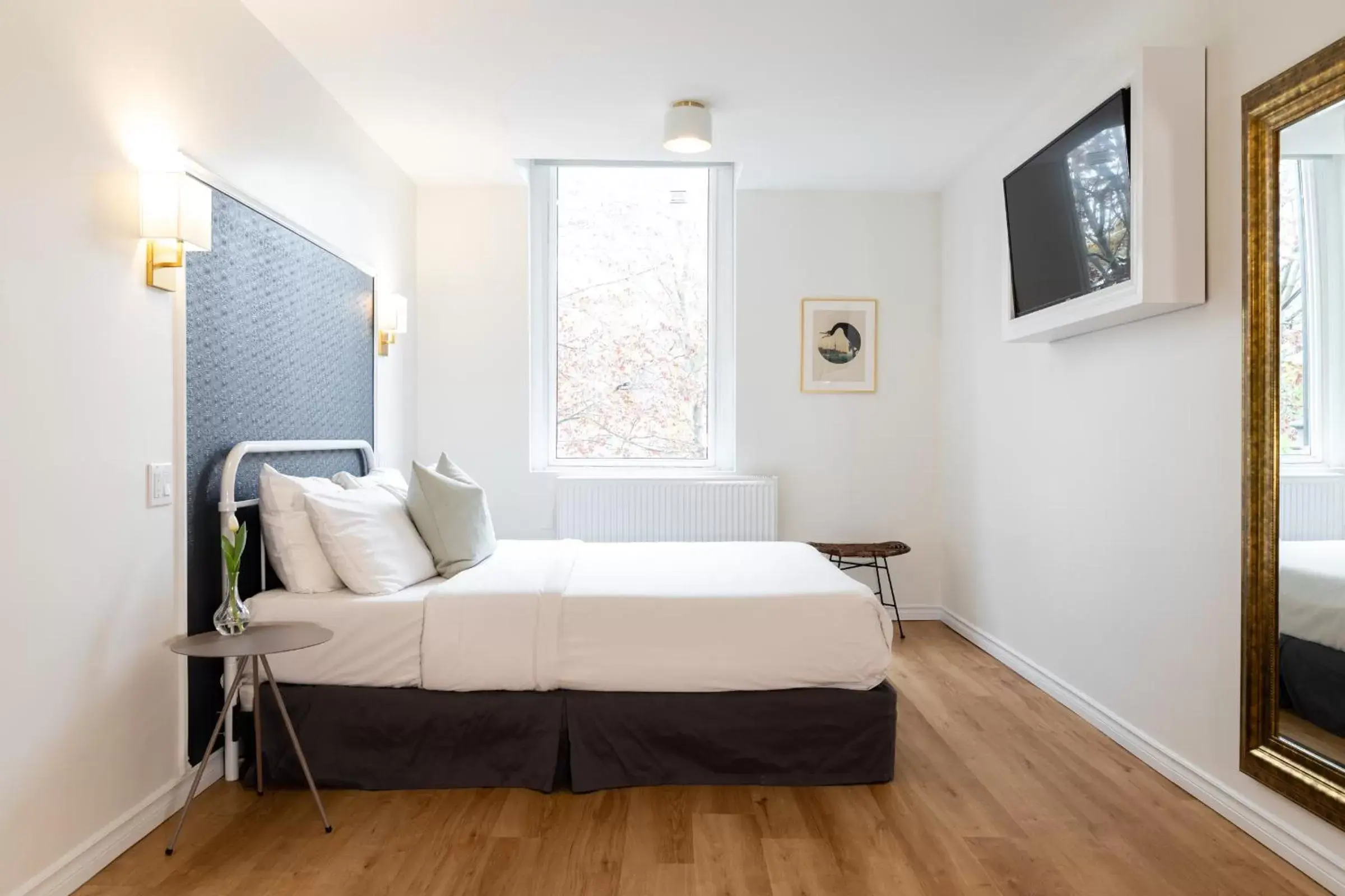 Bedroom, Bed in Pembroke Inn Bedroom, Bed in Pembroke Inn