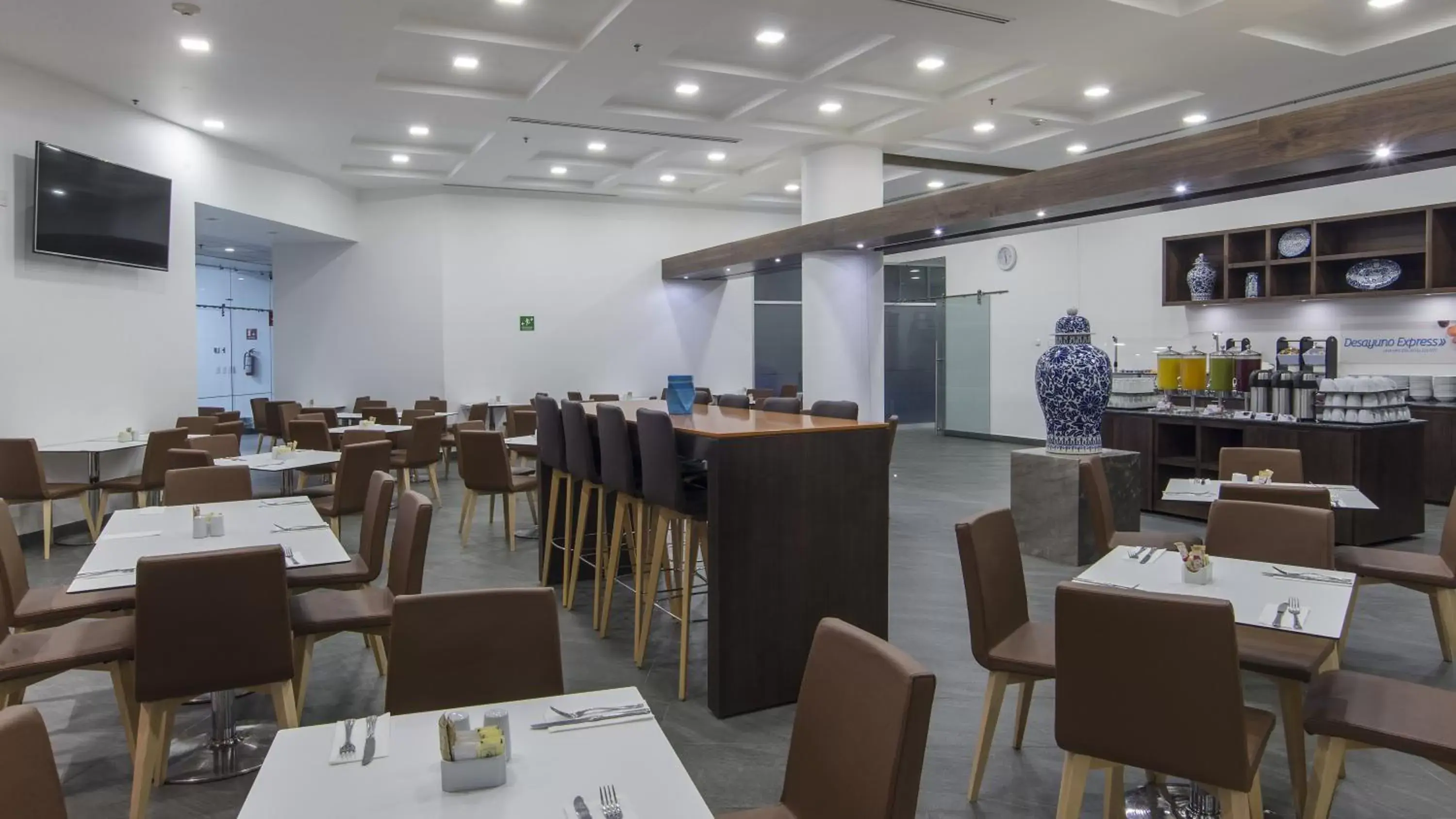 Breakfast, Restaurant/Places to Eat in Holiday Inn Express Puebla, an IHG Hotel