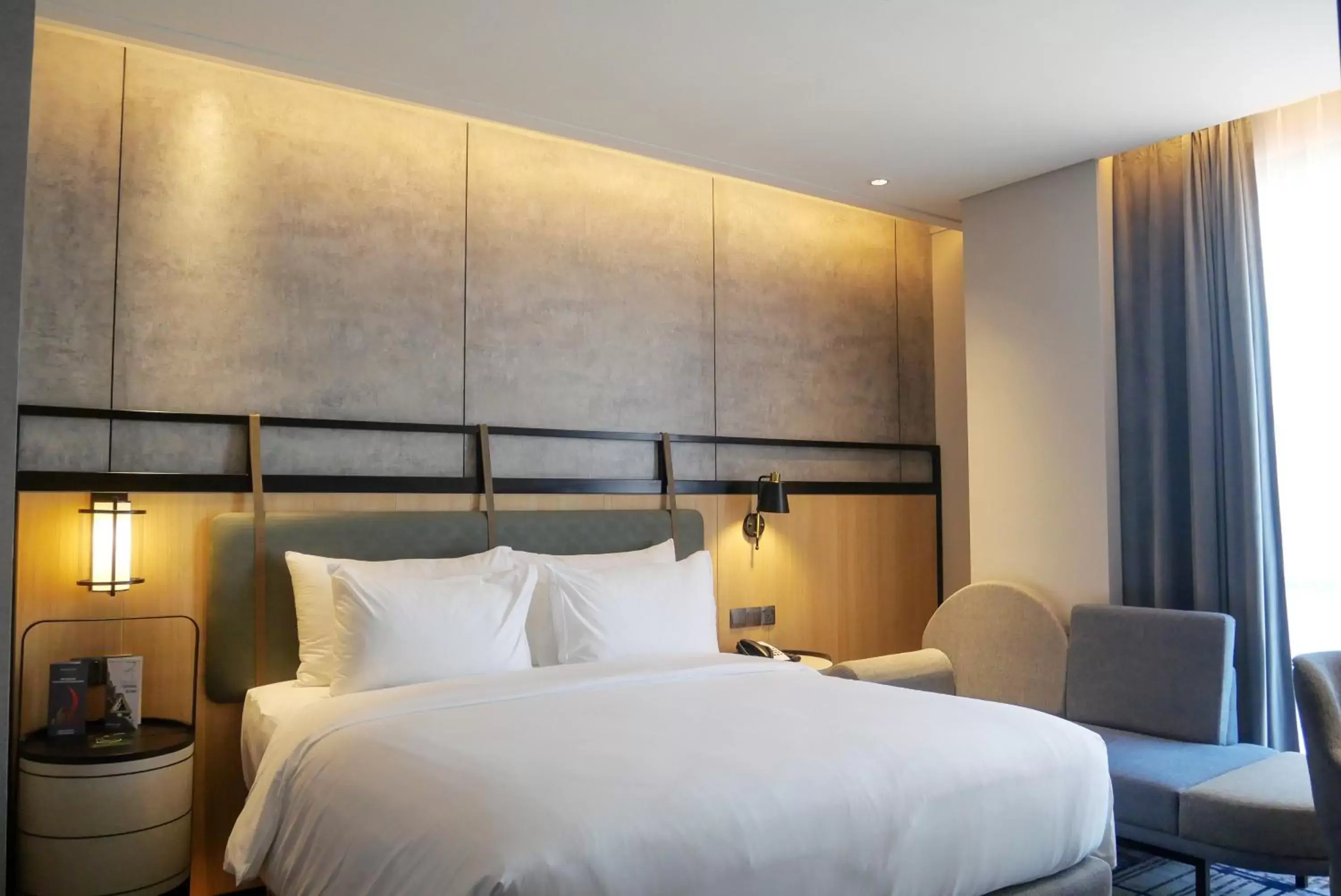 Bed in Mercure Surabaya Manyar