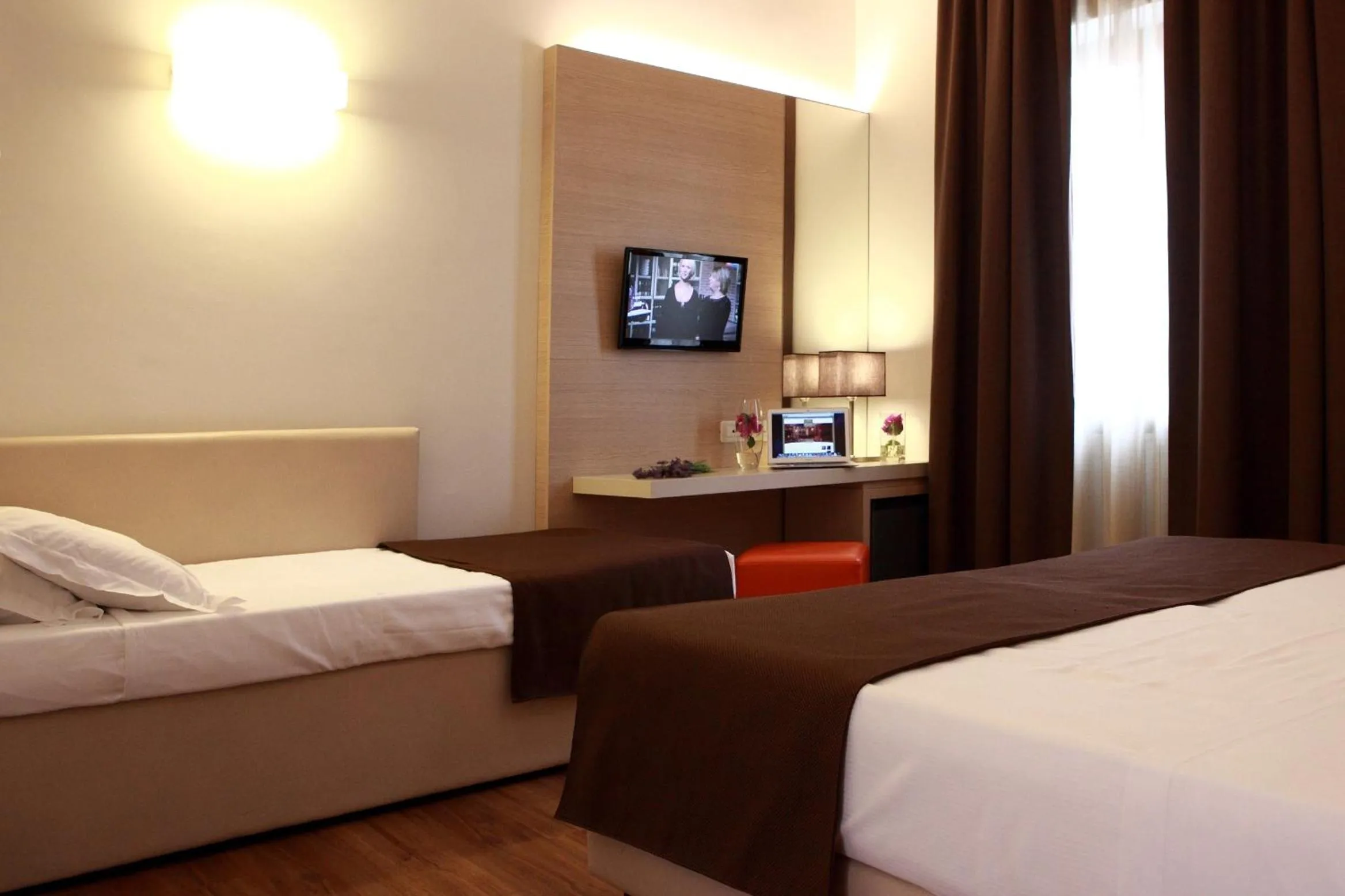 Decorative detail, Bed in Hotel Colonne