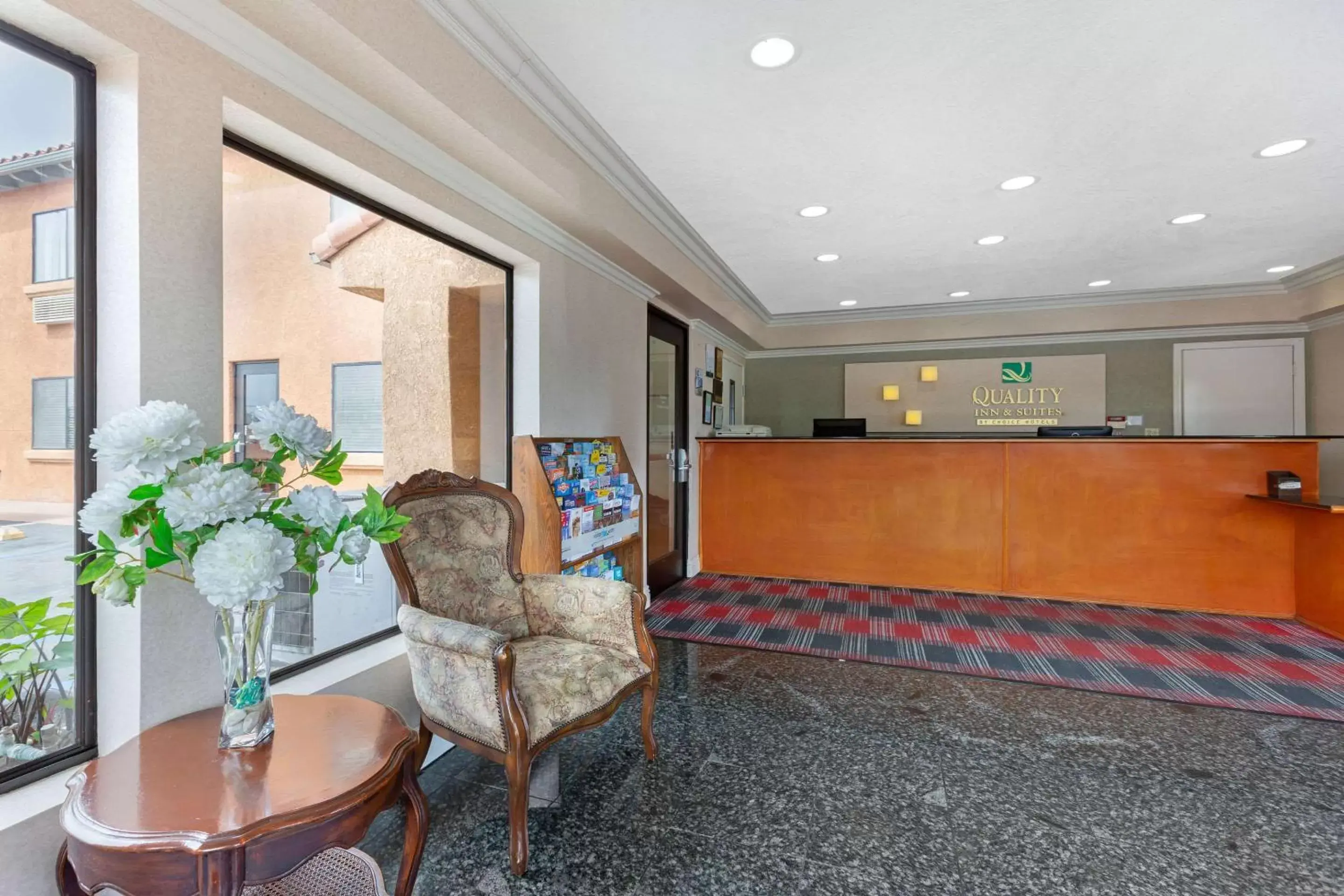 Lobby or reception, Lobby/Reception in Quality Inn & Suites Oceanside Near Camp Pendleton