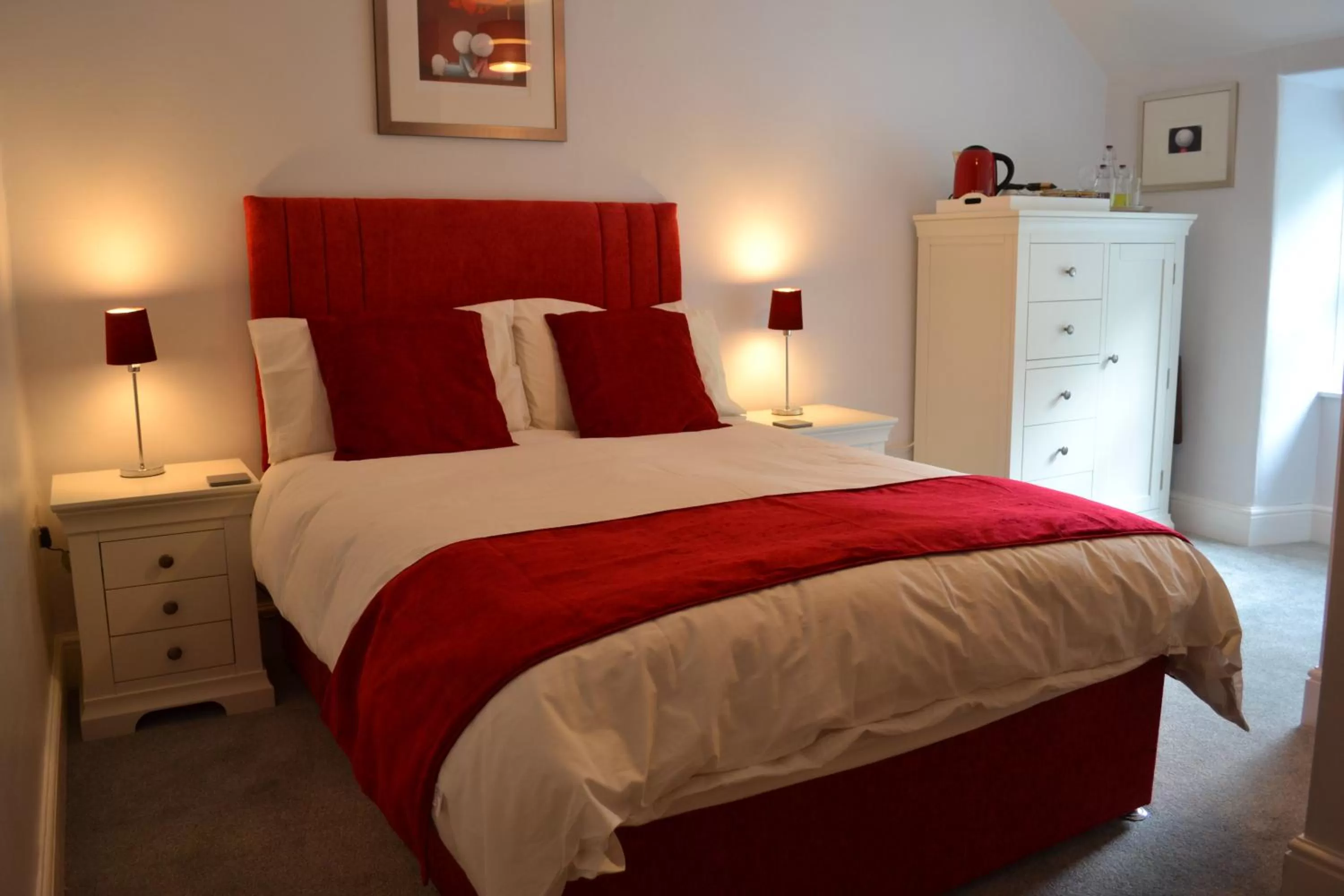 Property building, Bed in Coed-y-Fron