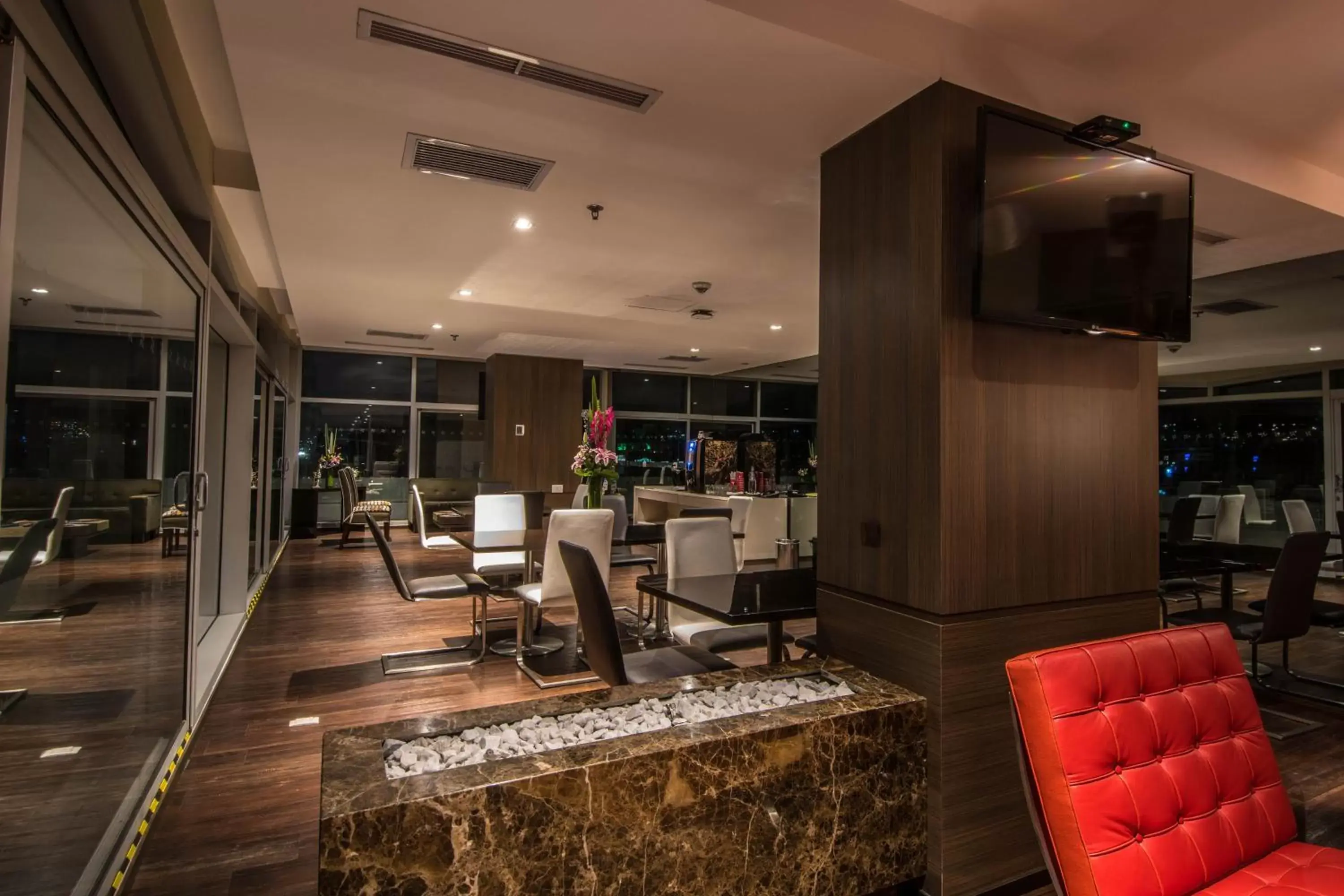 Lounge or bar in Four Points By Sheraton Bogota