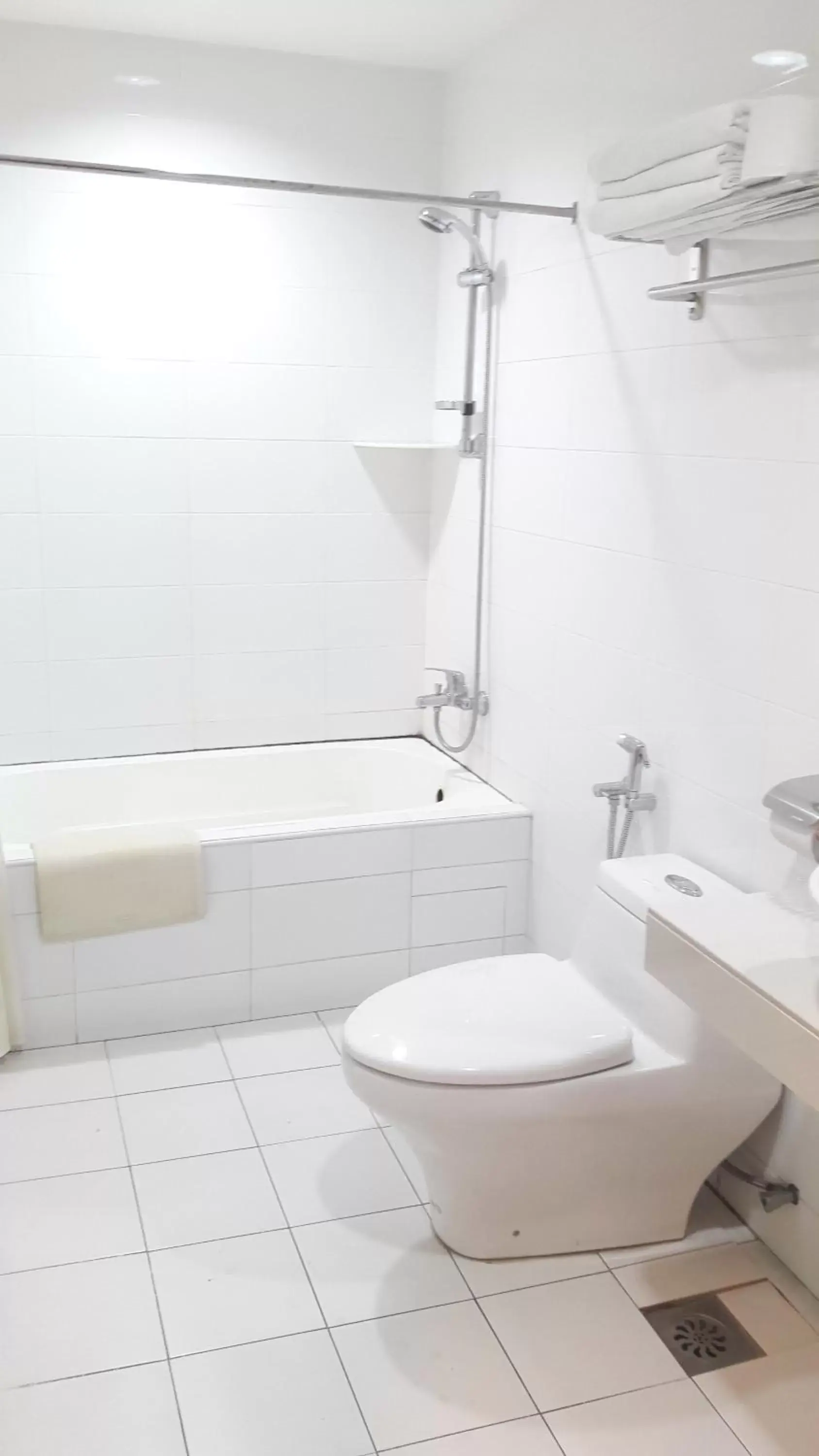 Shower, Bathroom in Cheng Ho Hotel
