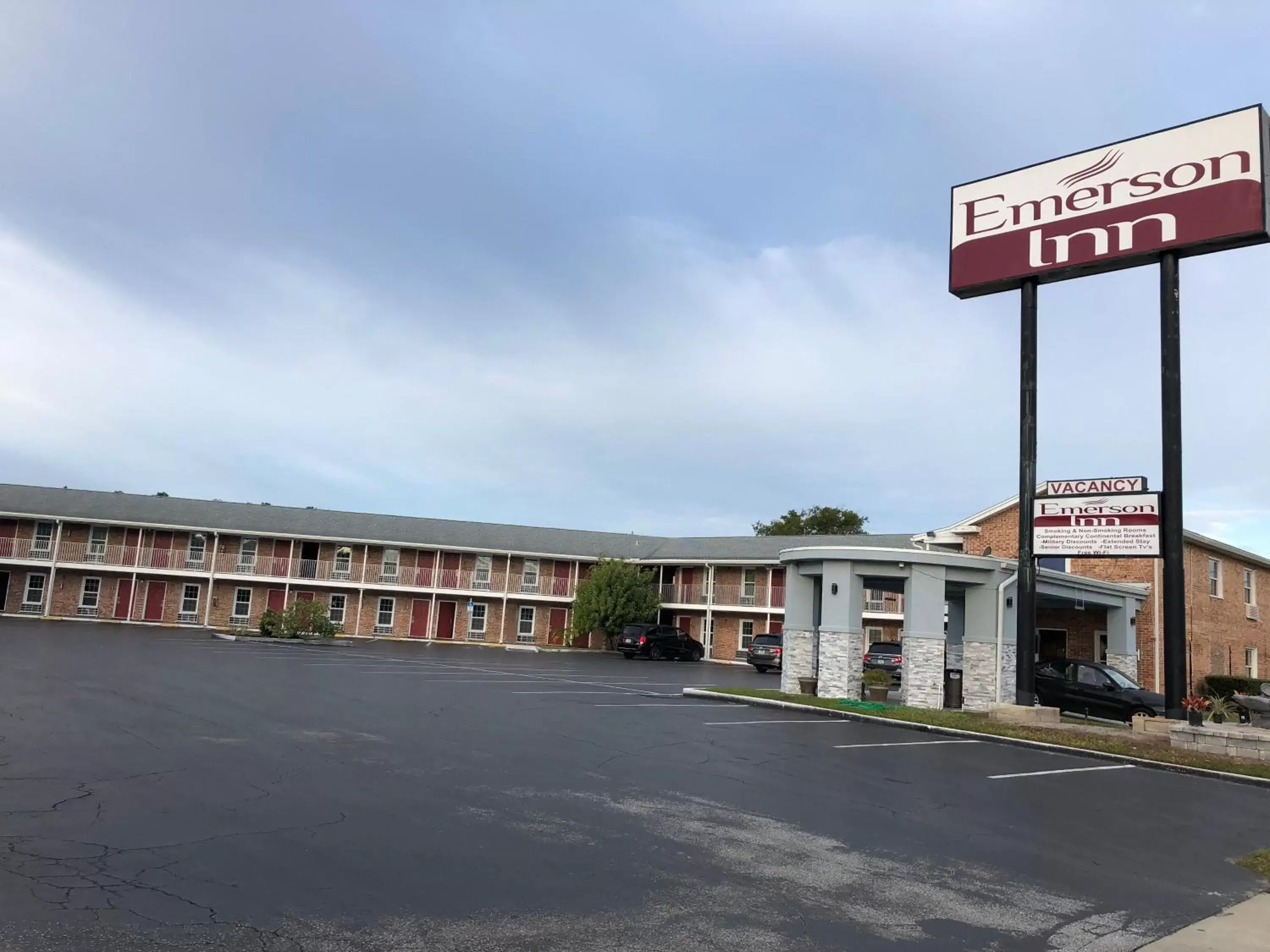 Property Building in Emerson Inn - Jacksonville