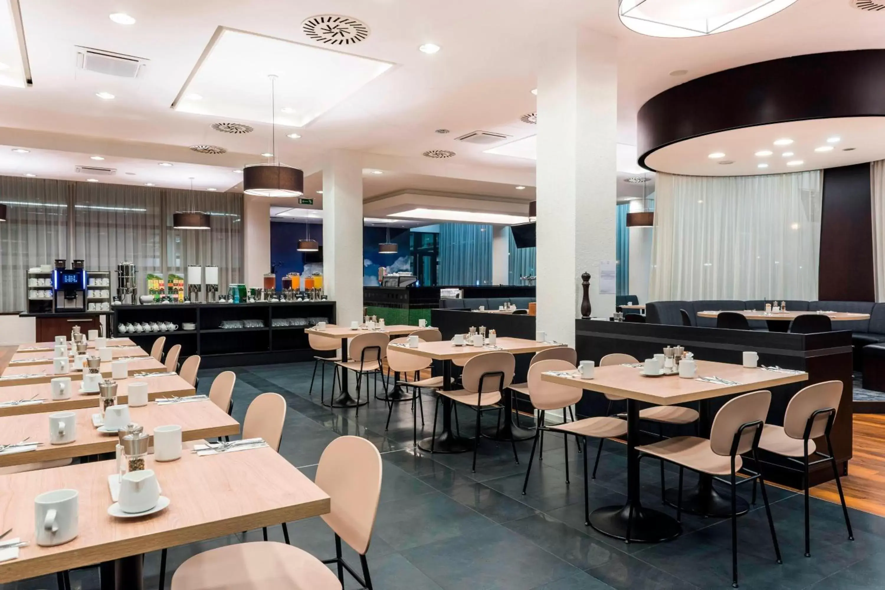 Breakfast, Restaurant/Places to Eat in Courtyard by Marriott Prague Airport