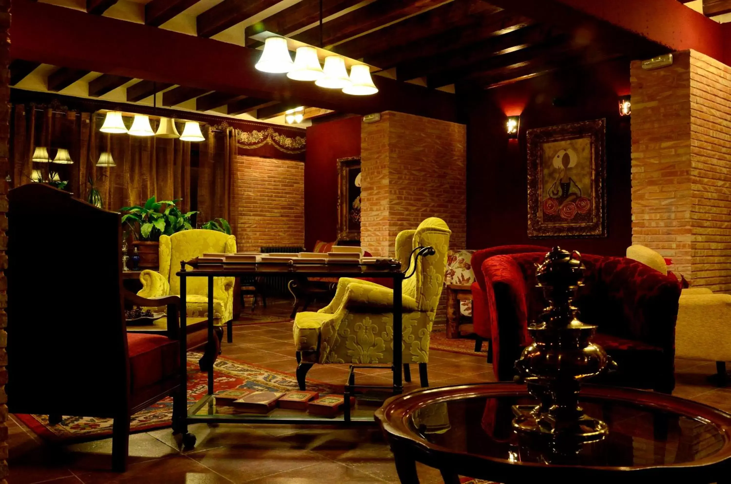 Communal lounge/ TV room, Restaurant/Places to Eat in Posada de Eufrasio