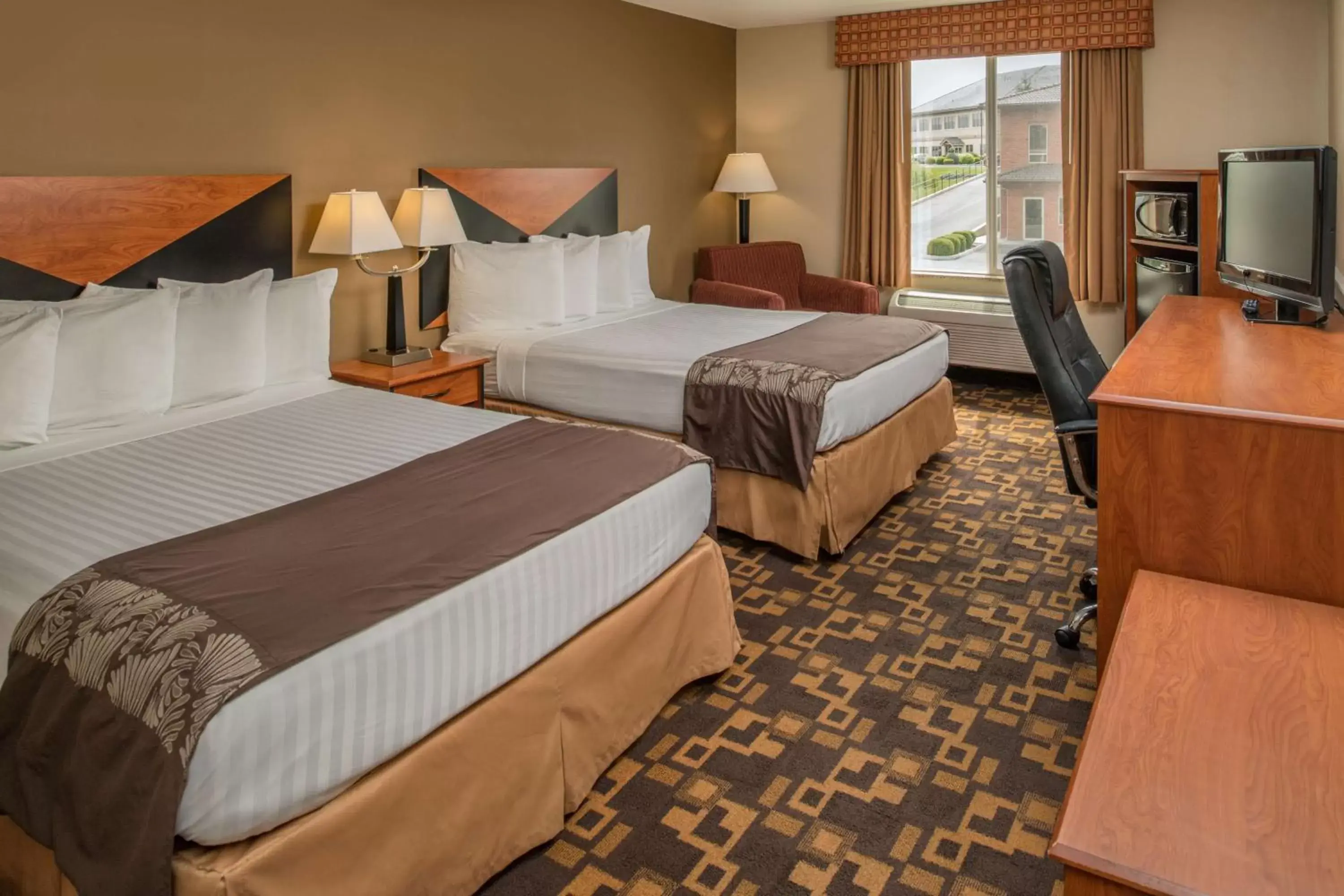 Bedroom, Bed in SureStay Plus Hotel by Best Western Kennewick Tri-Cities