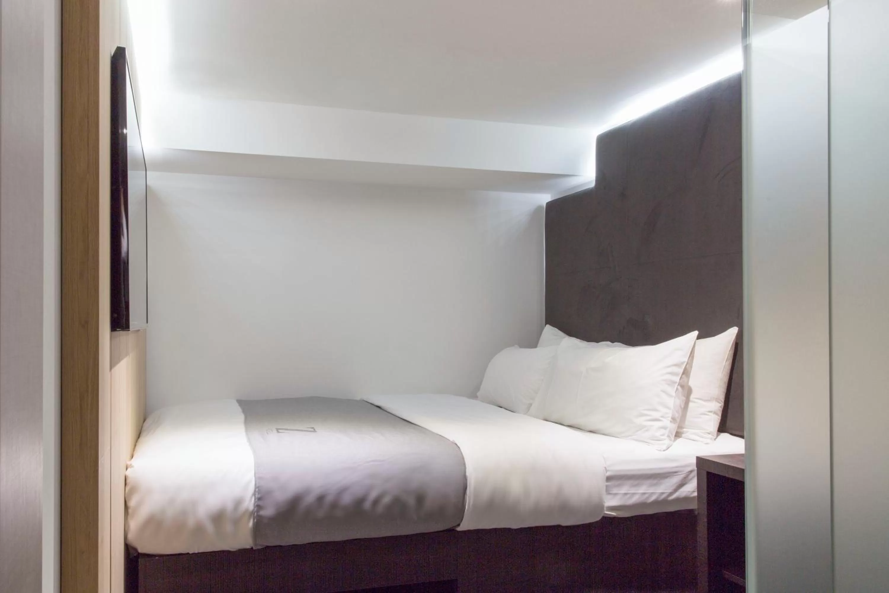 Bed in The Z Hotel Piccadilly