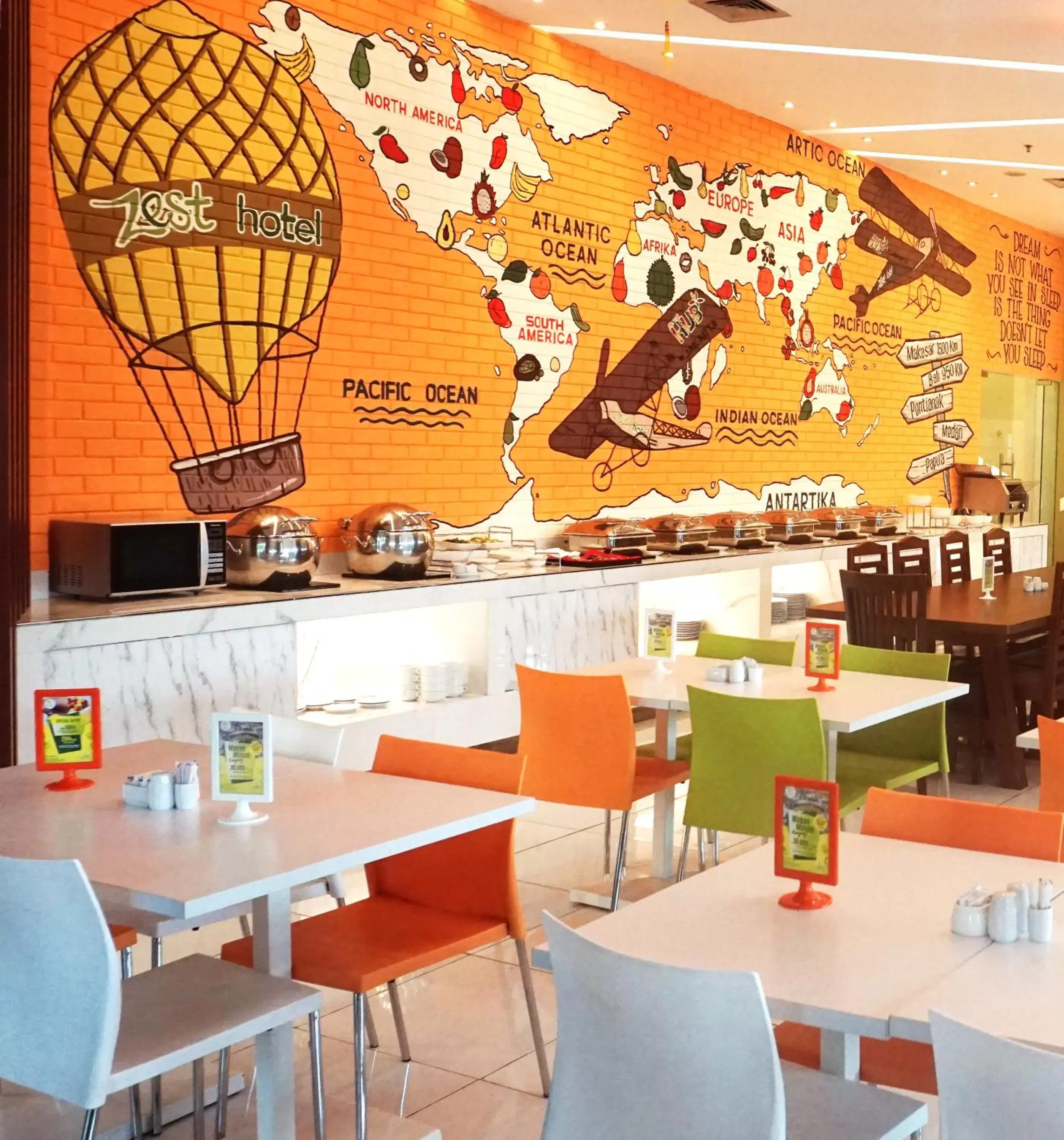 Restaurant/Places to Eat in Zest Hotel Airport Jakarta