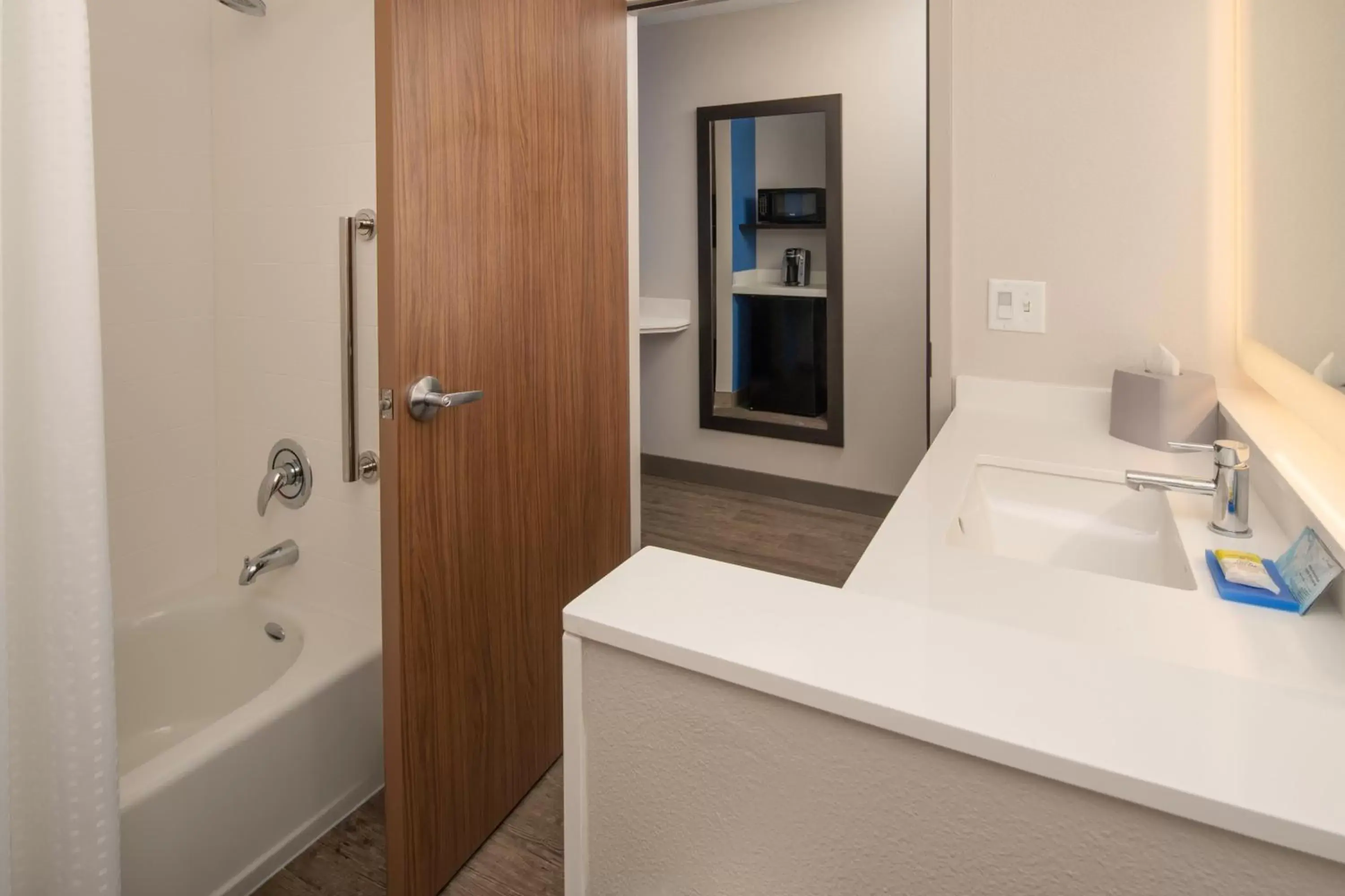 Bathroom in Holiday Inn Express & Suites - Camas, an IHG Hotel