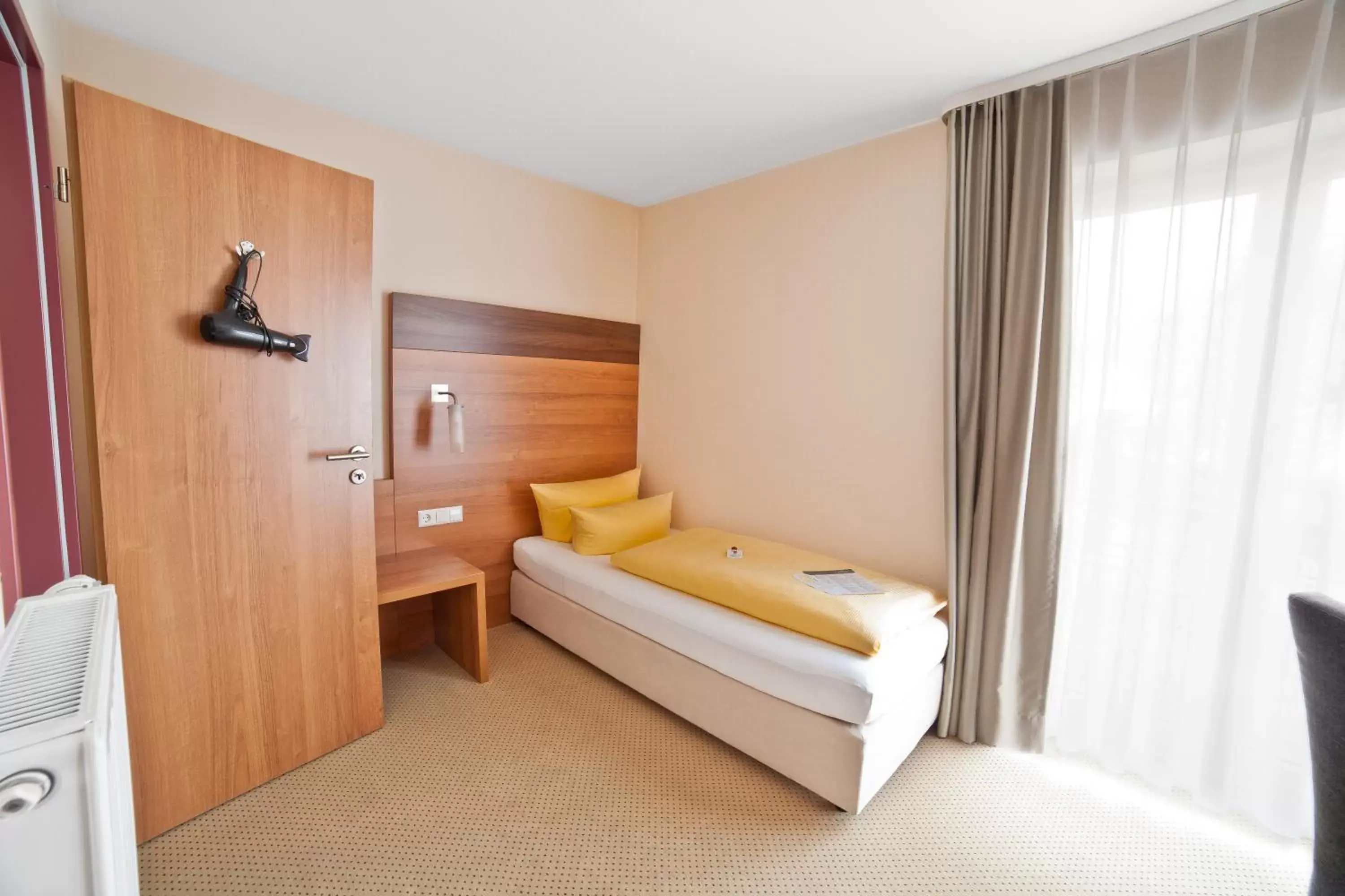 Small Single Room - single occupancy in allgovia hotel garni Small Single Room - single occupancy in allgovia hotel garni