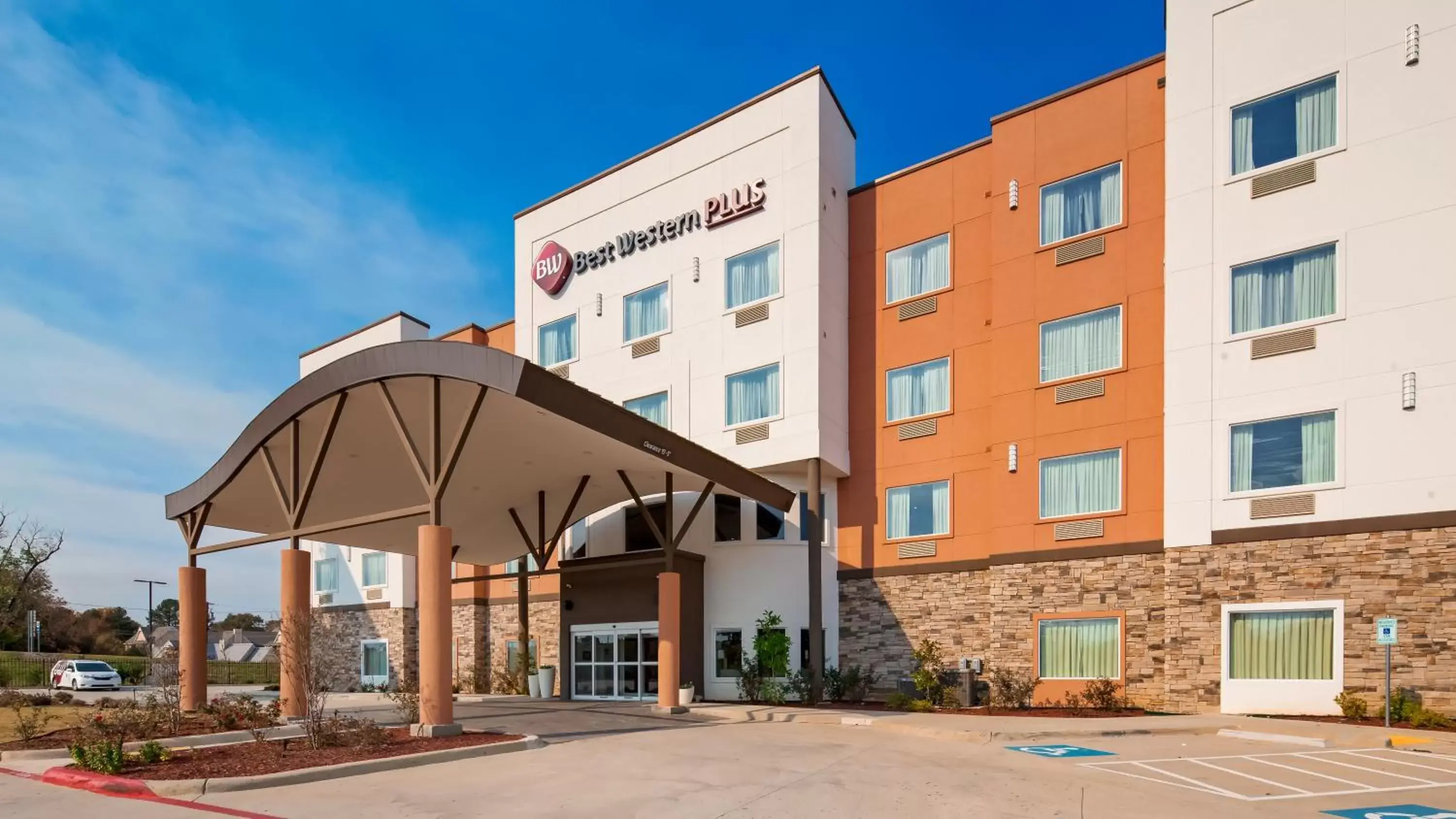 Nearby landmark, Property Building in Best Western Plus Airport Inn & Suites