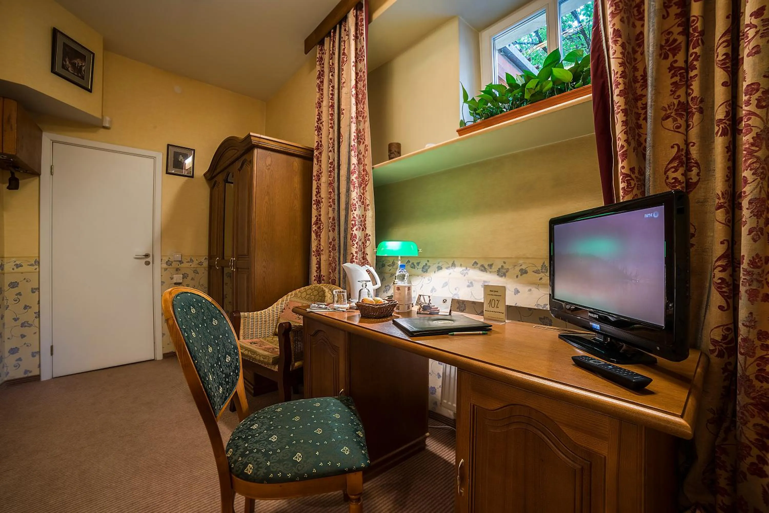 TV and multimedia in Shakespeare Boutique Hotel