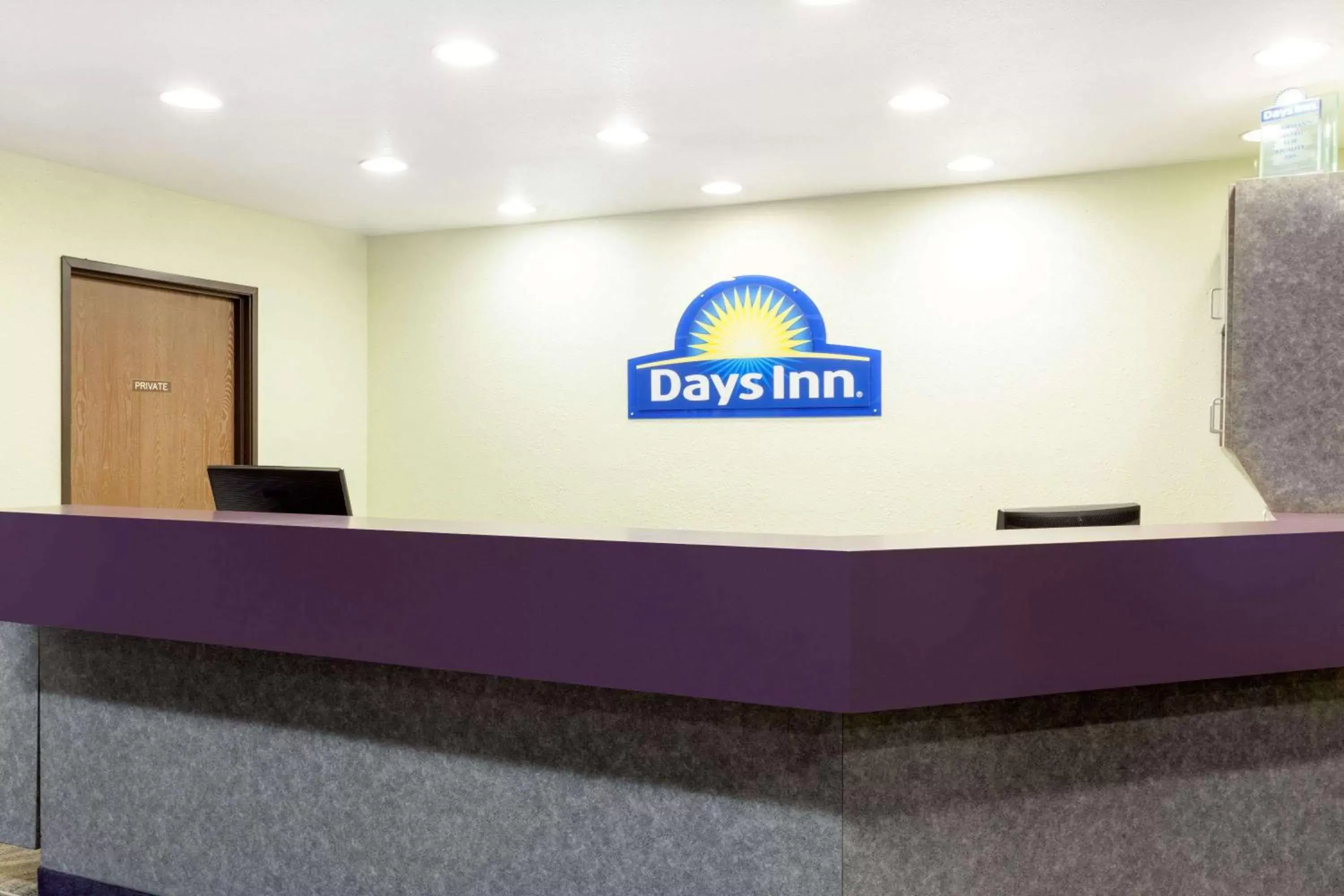 Lobby or reception in Days Inn by Wyndham Missoula Airport