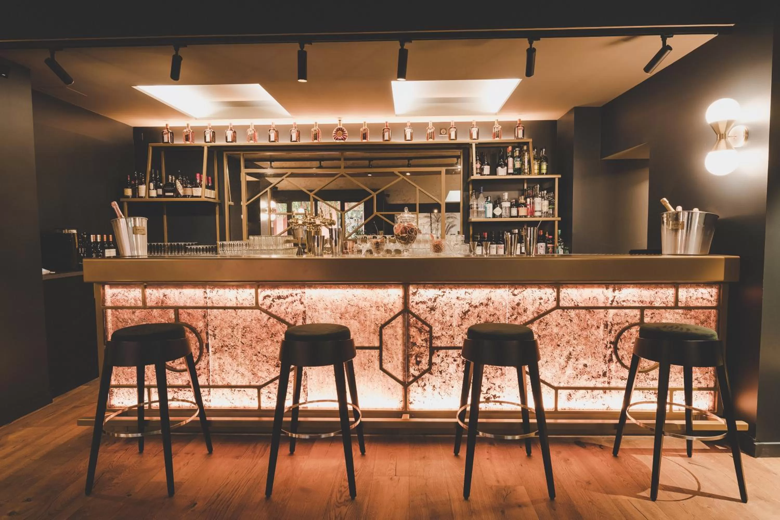 Lounge or bar in Hôtel Saint-Julien