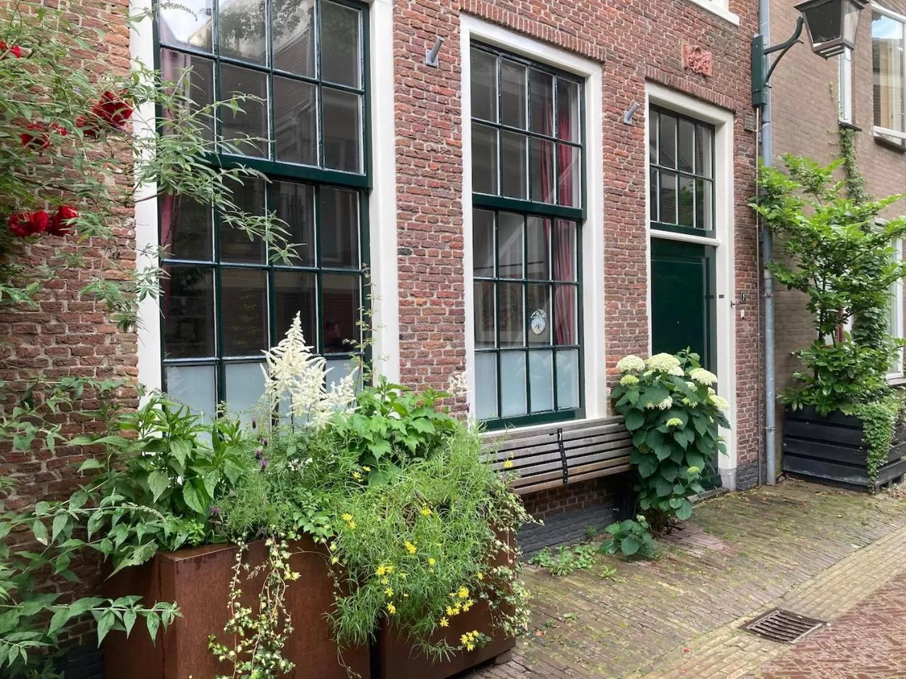 Property Building in GuesthouseOne